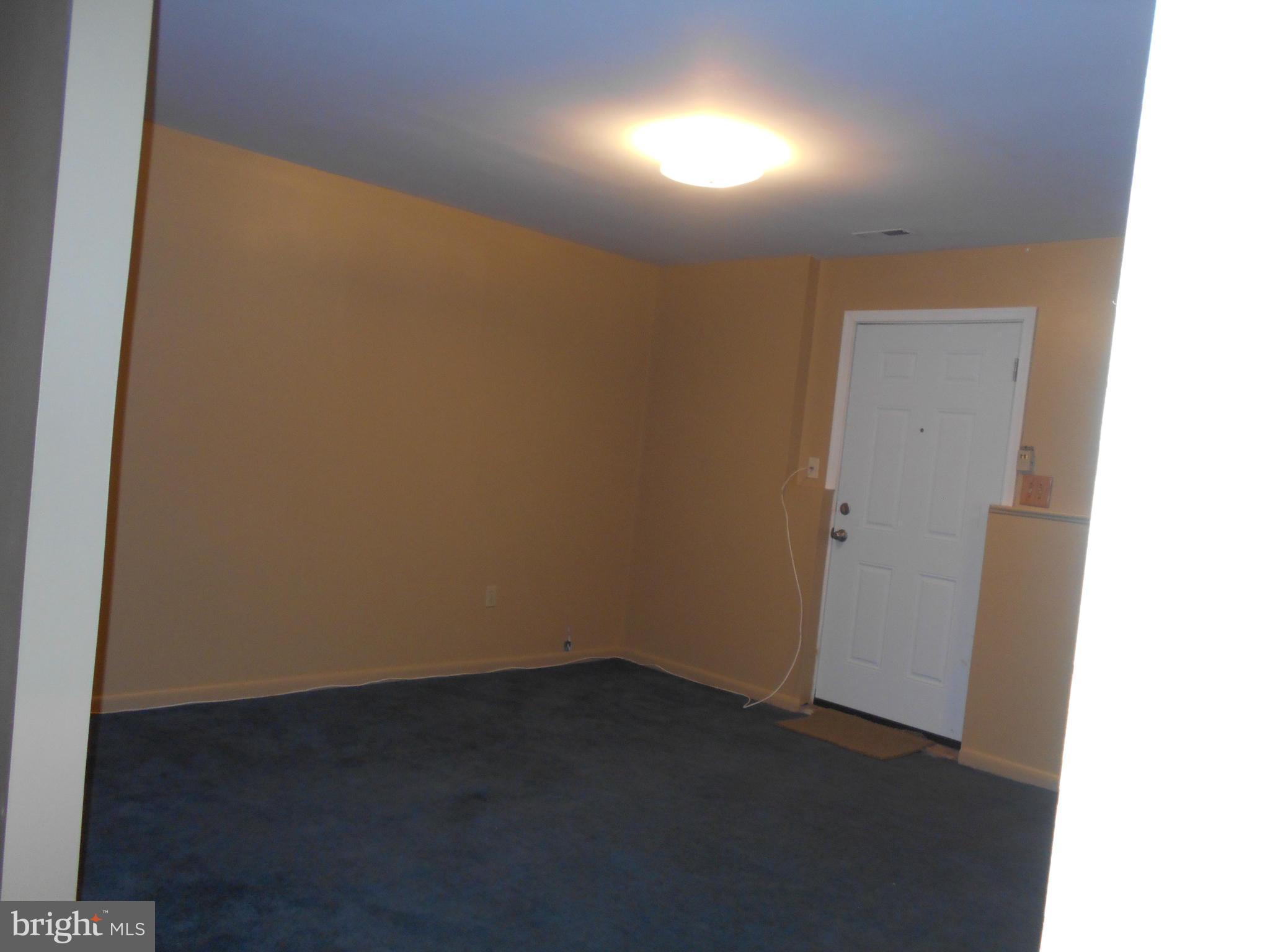 TWIN LAKES - Residential