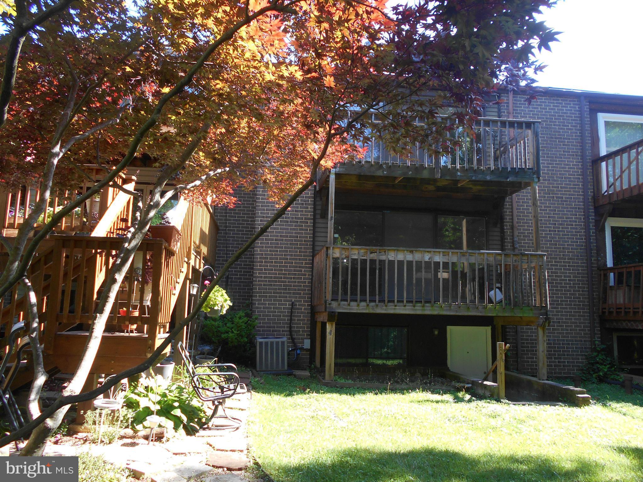 TWIN LAKES - Residential