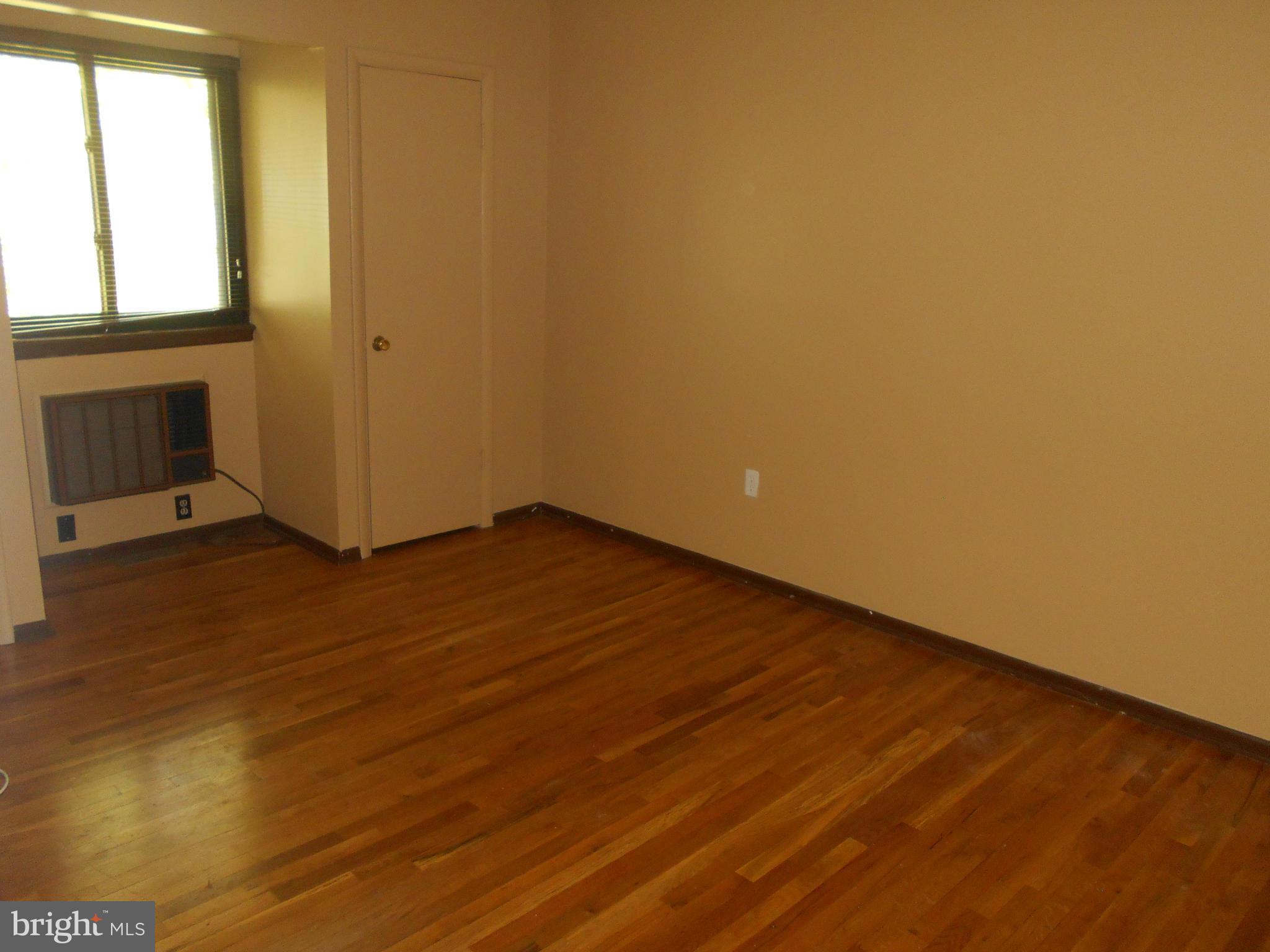 TWIN LAKES - Residential