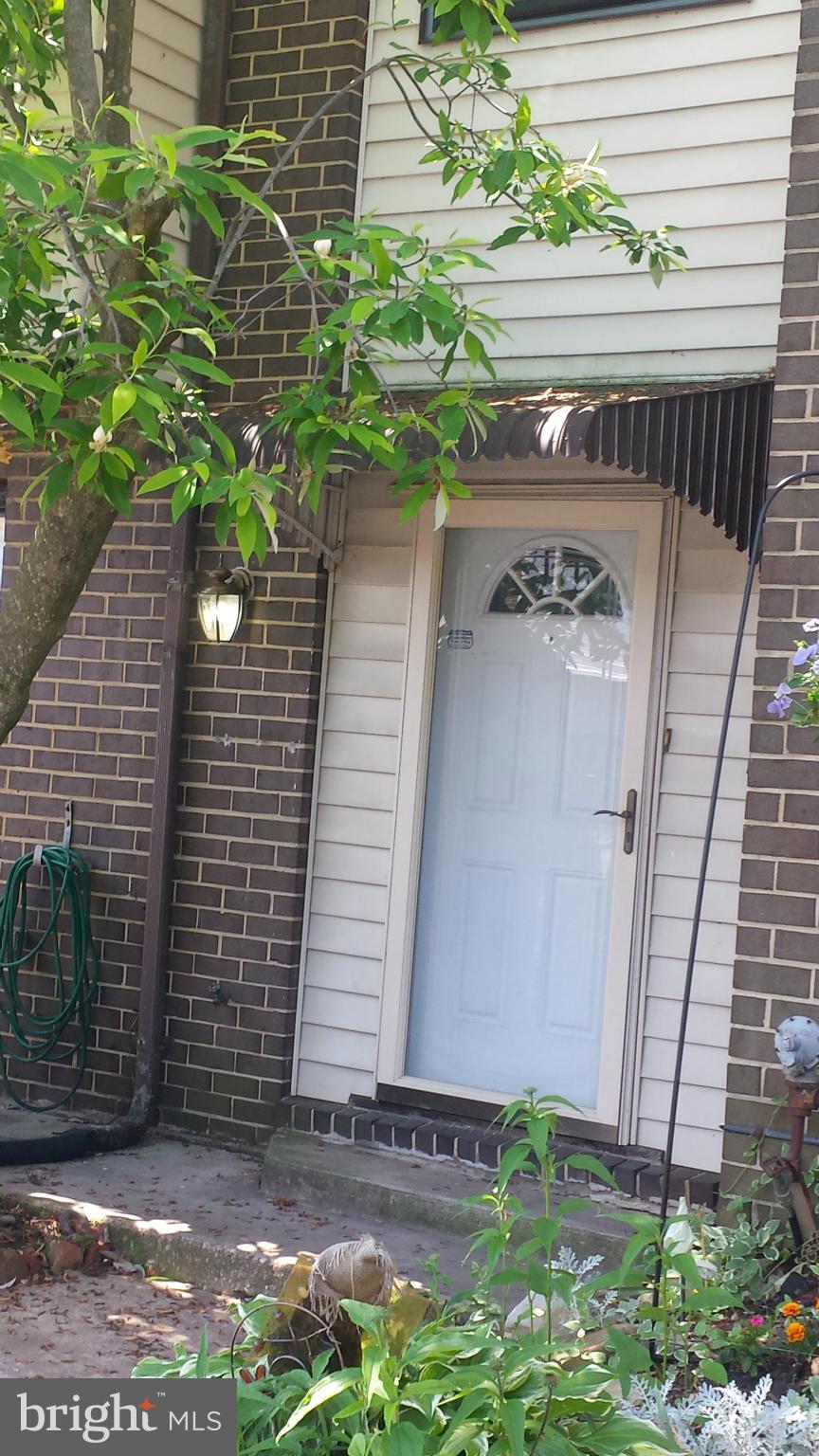 TWIN LAKES - Residential