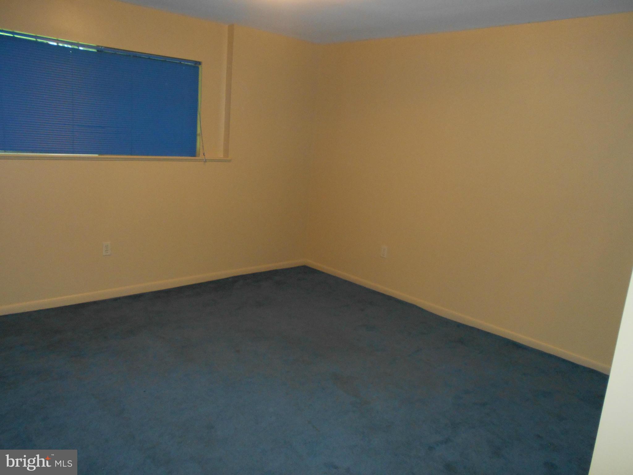 TWIN LAKES - Residential