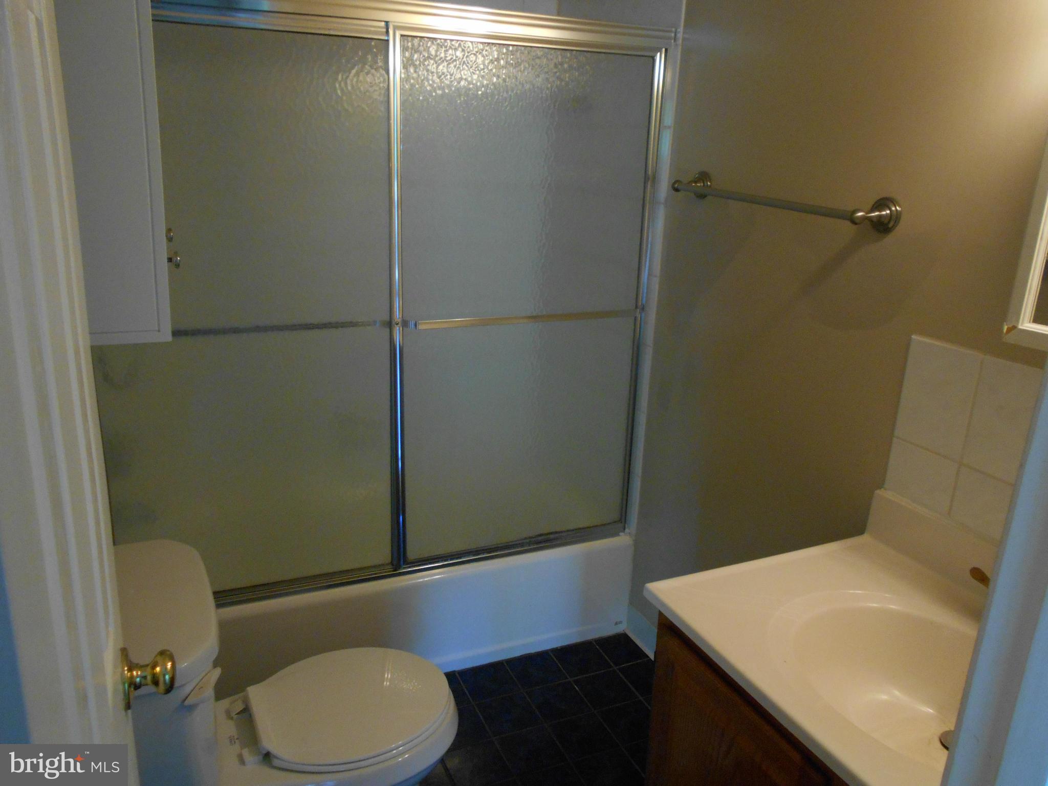 TWIN LAKES - Residential