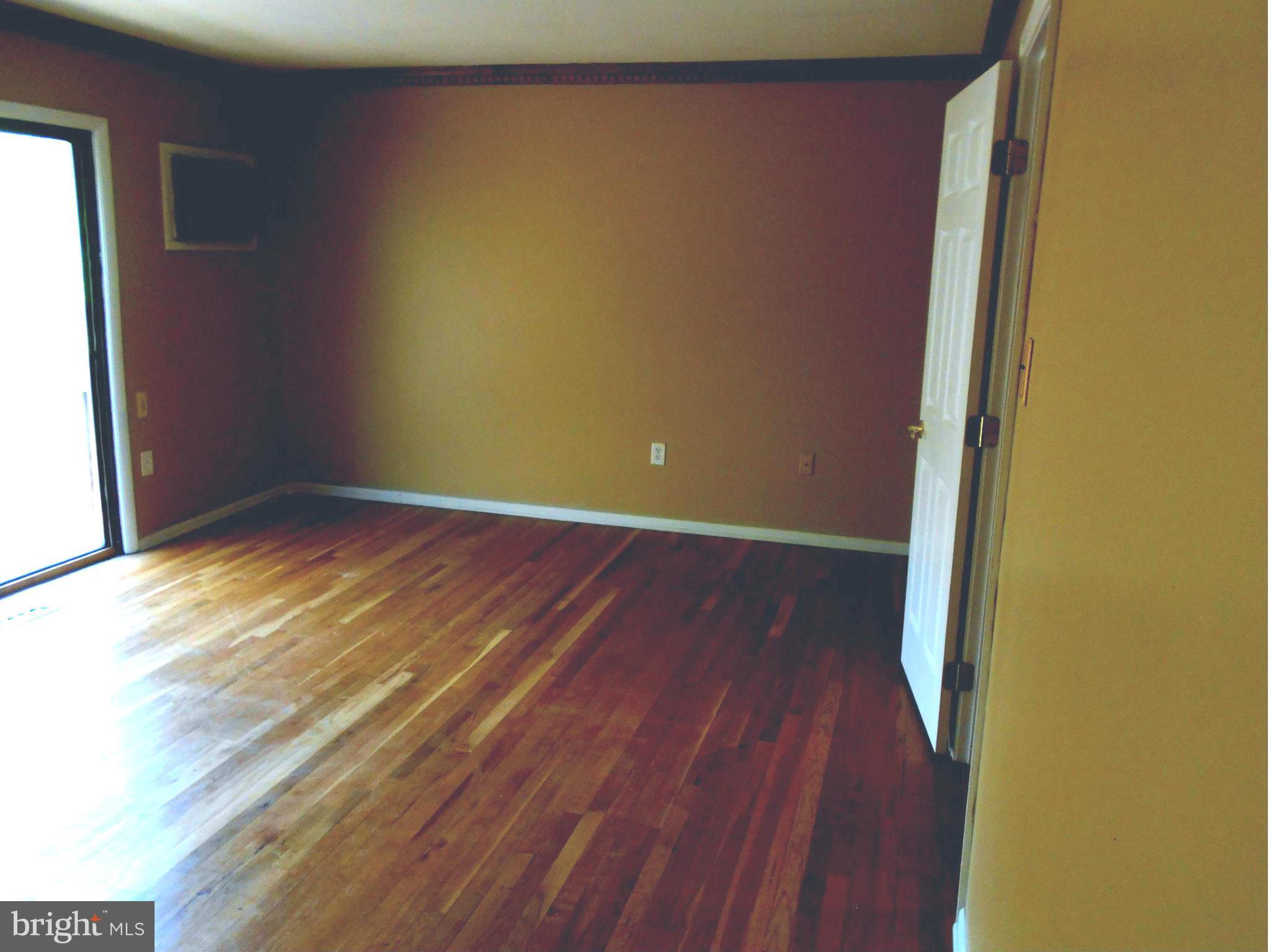 TWIN LAKES - Residential