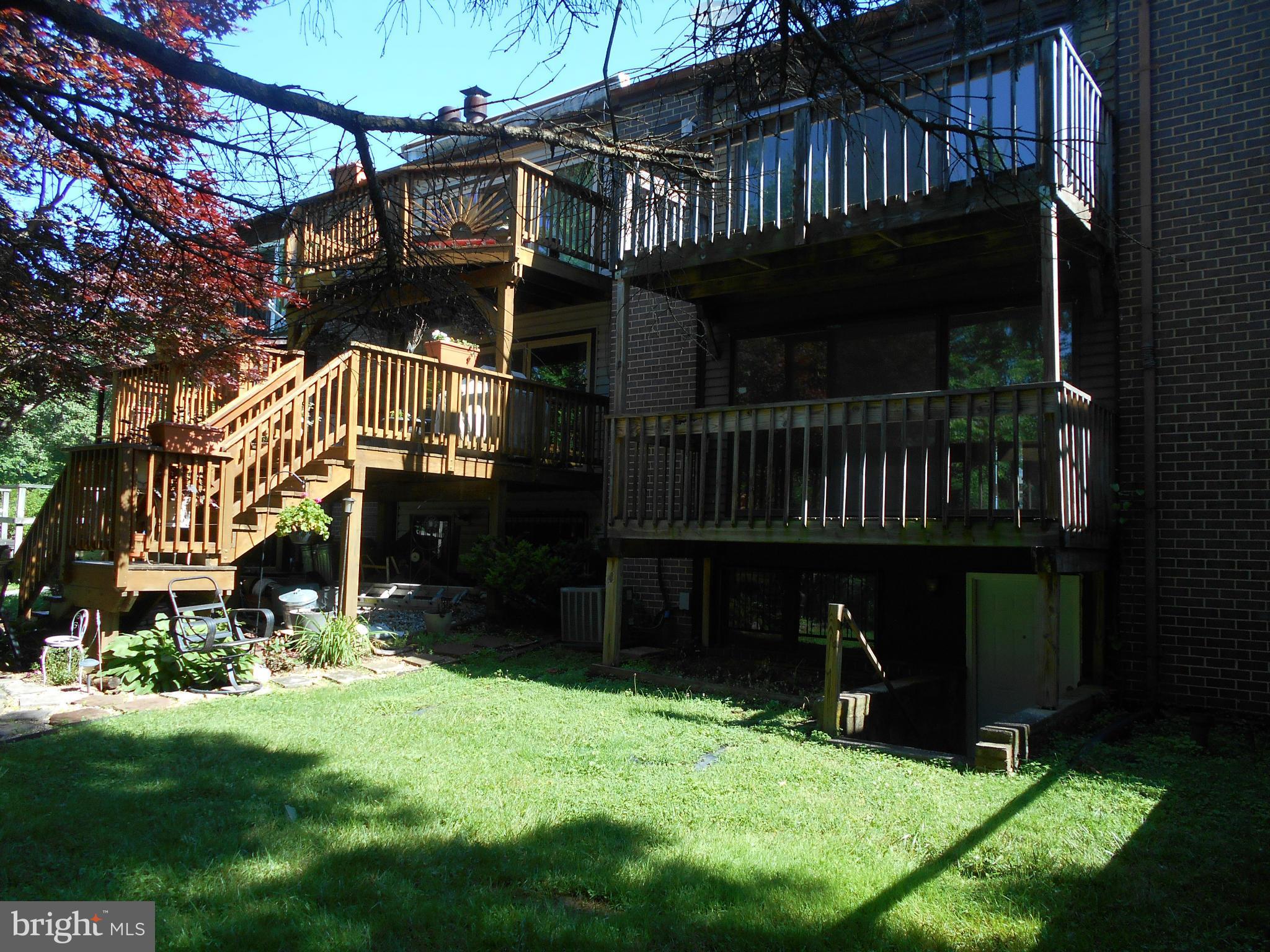 TWIN LAKES - Residential