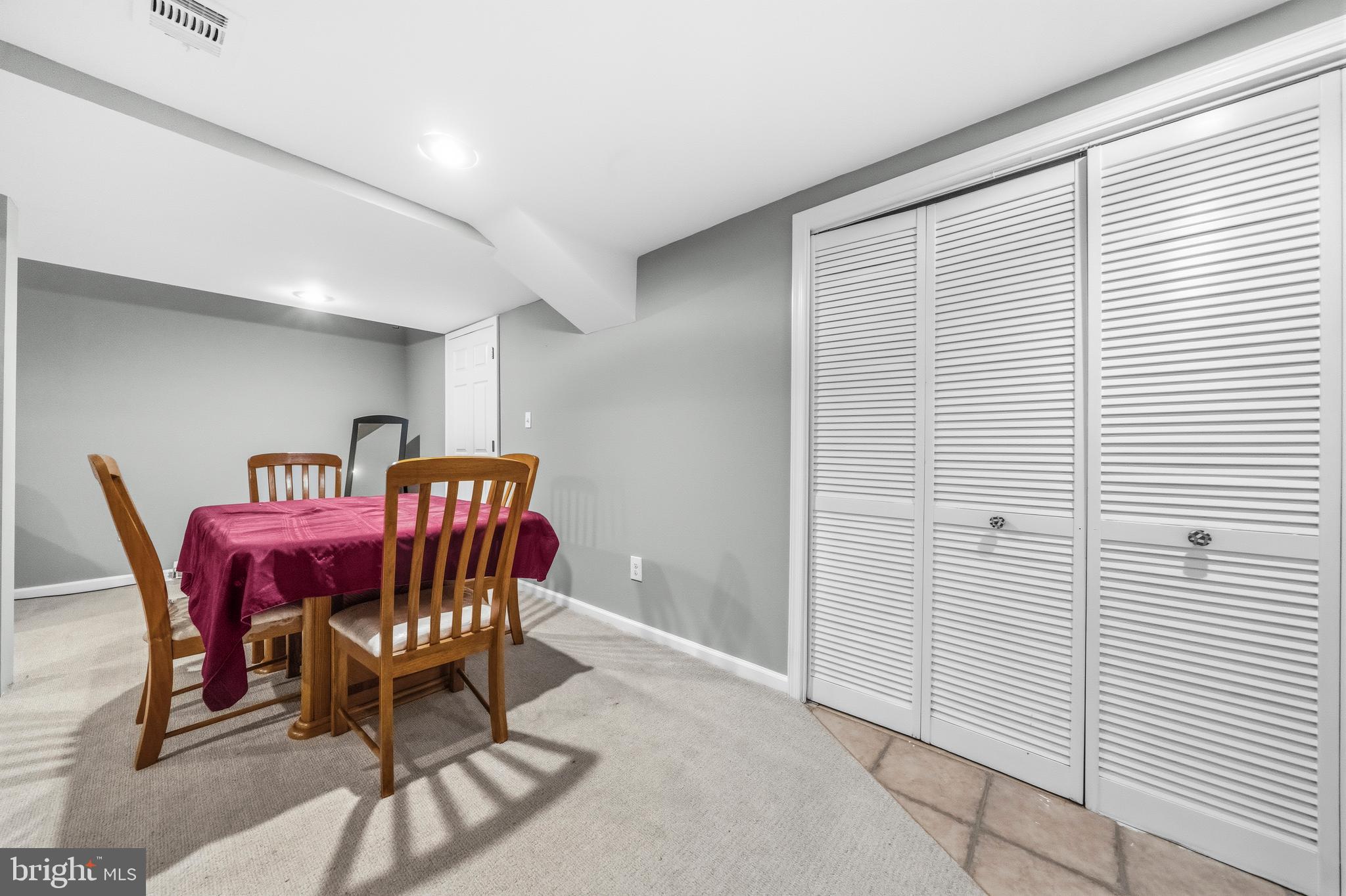 FORESTVILLE CENTER - Residential