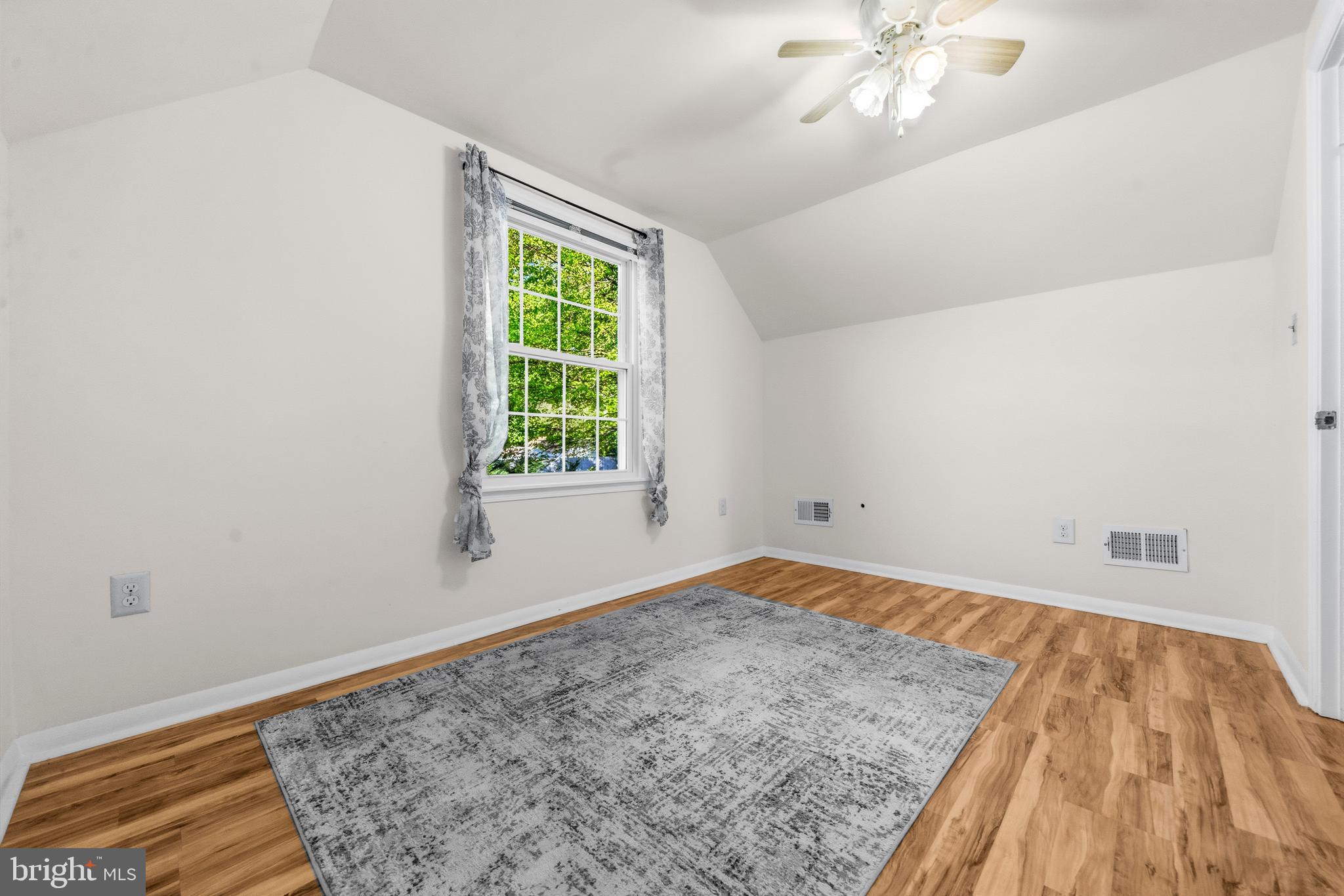 FORESTVILLE CENTER - Residential