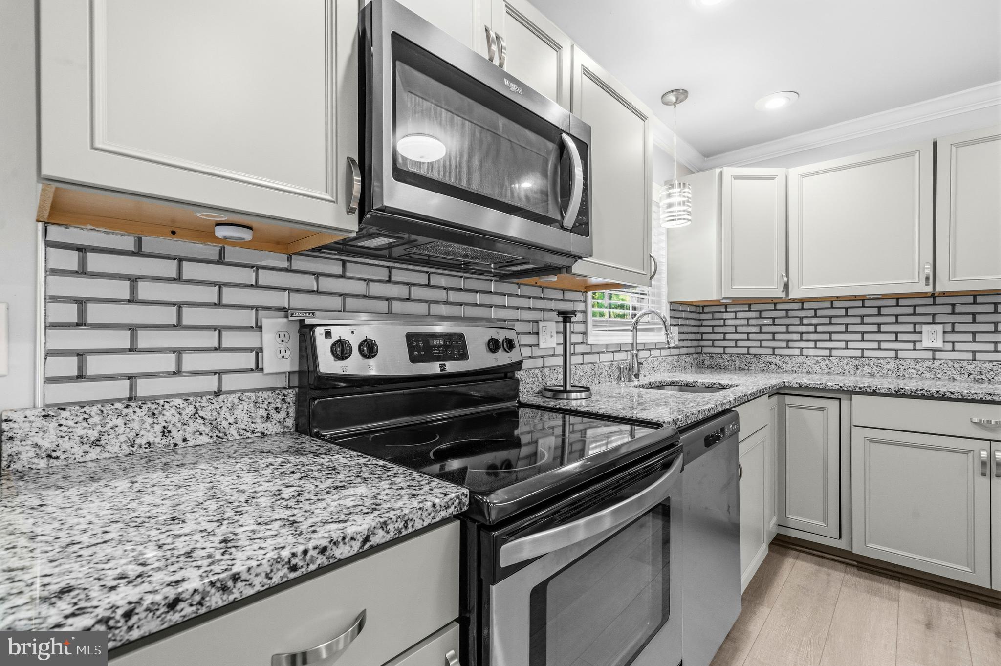 FORESTVILLE CENTER - Residential