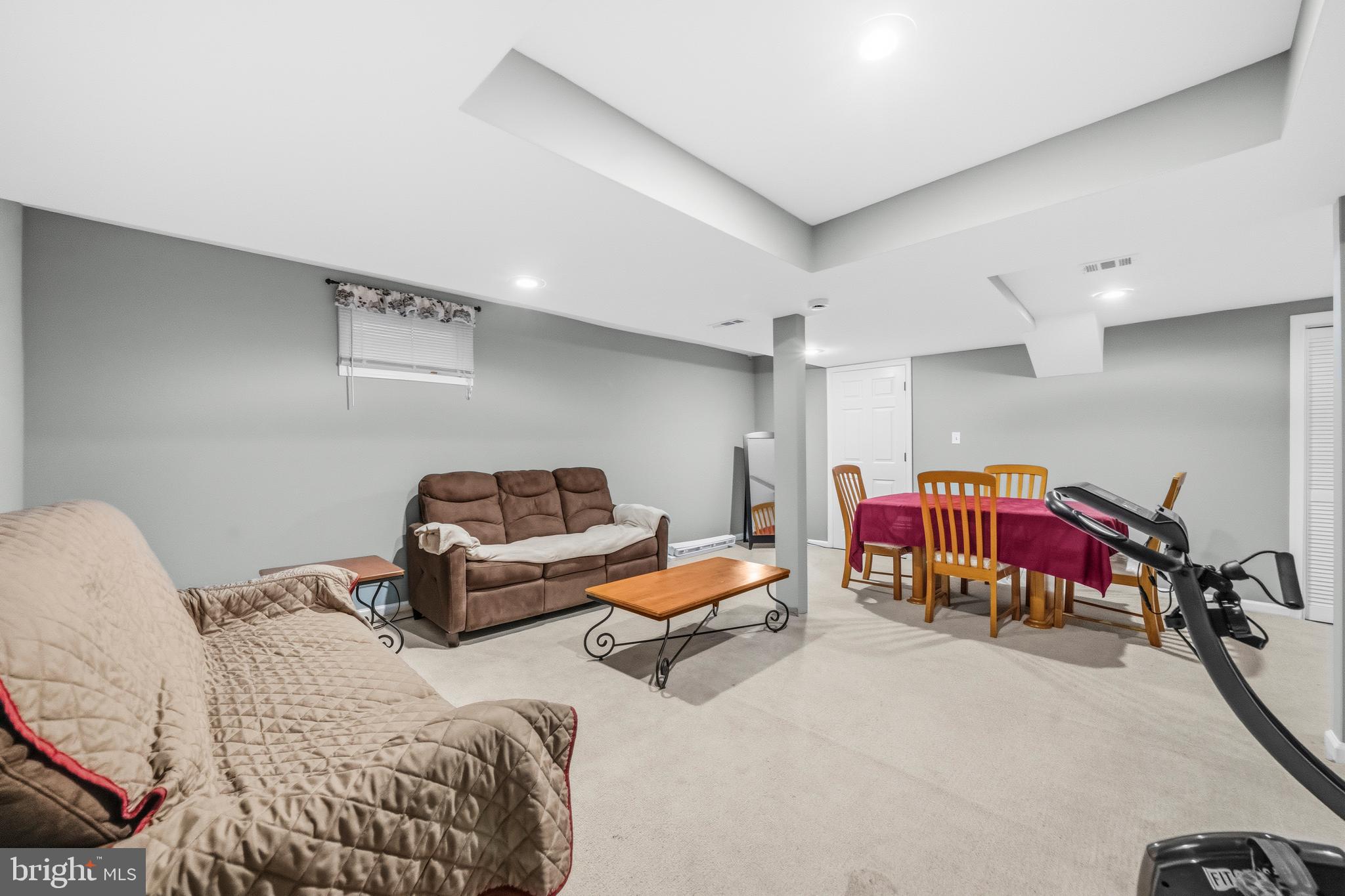 FORESTVILLE CENTER - Residential