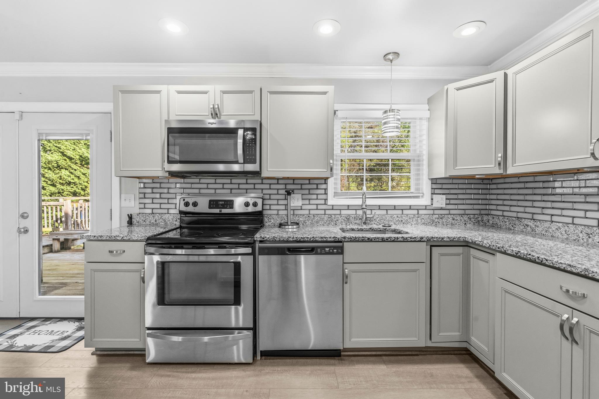 FORESTVILLE CENTER - Residential