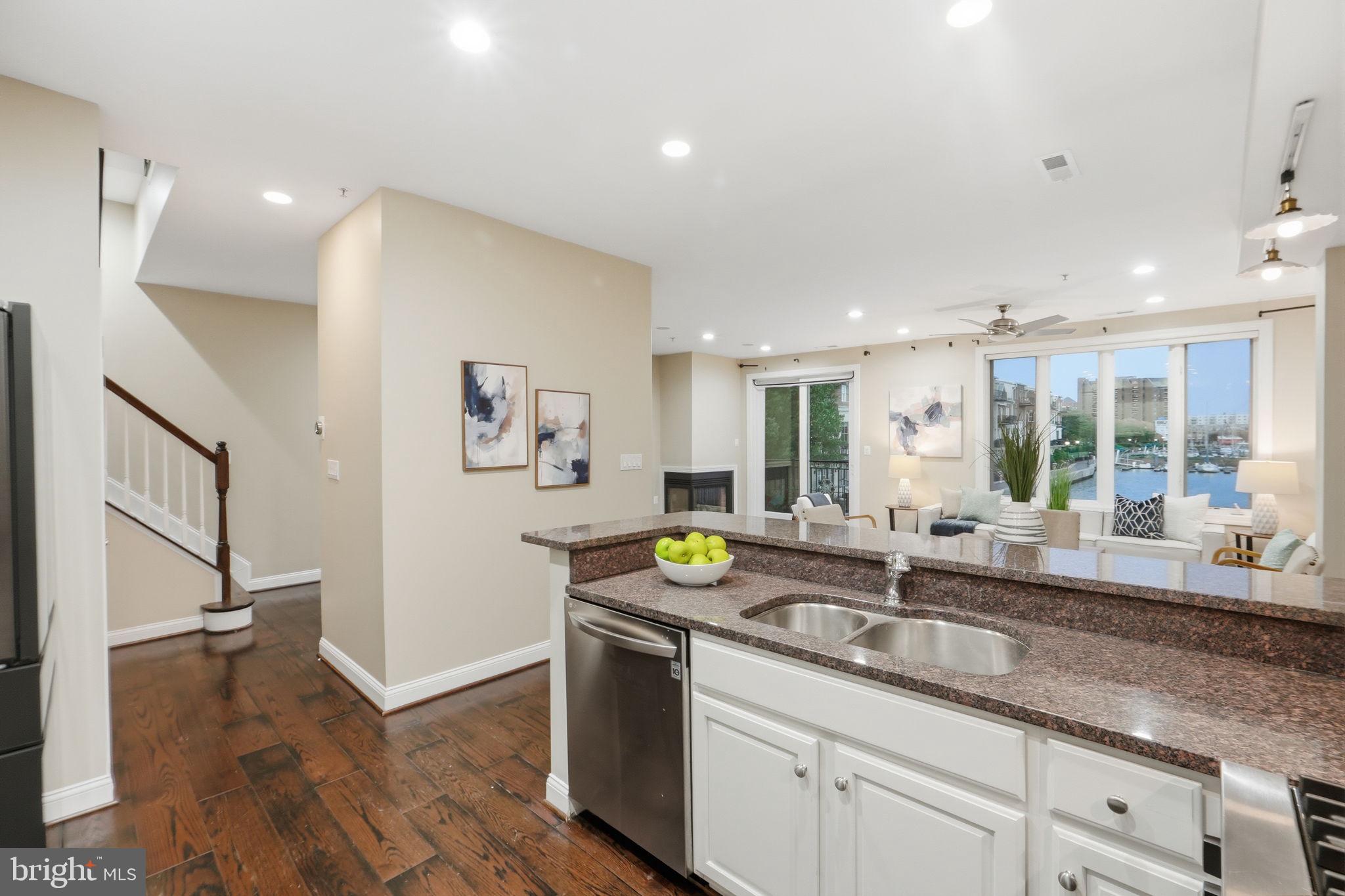 NORTH SHORE - Residential