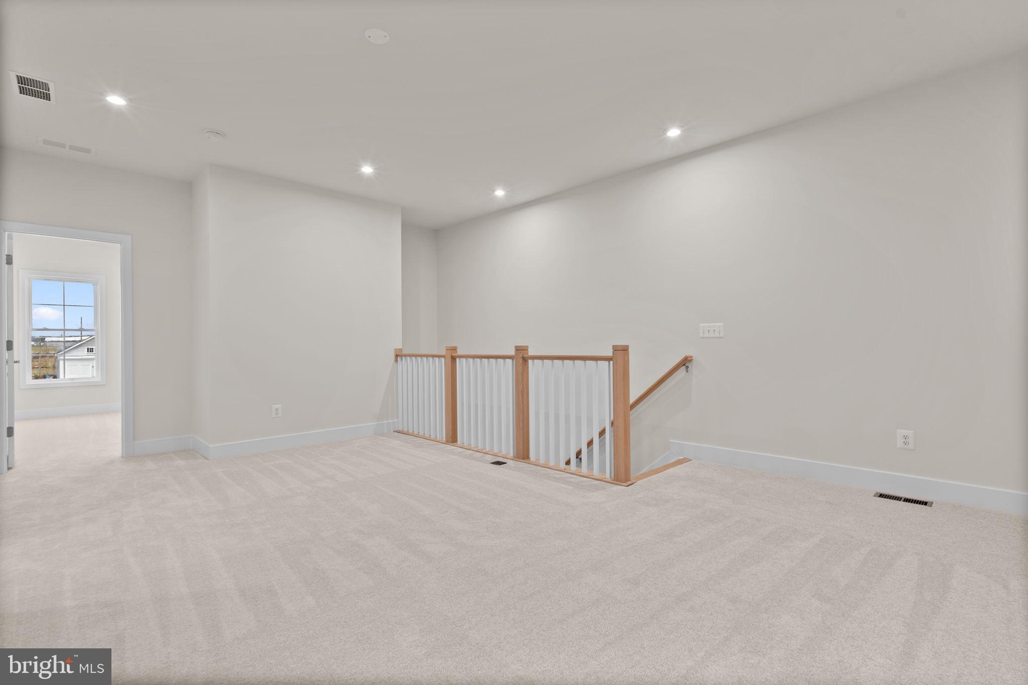 HIATT POINTE AT SNOWDEN BRIDGE - Residential