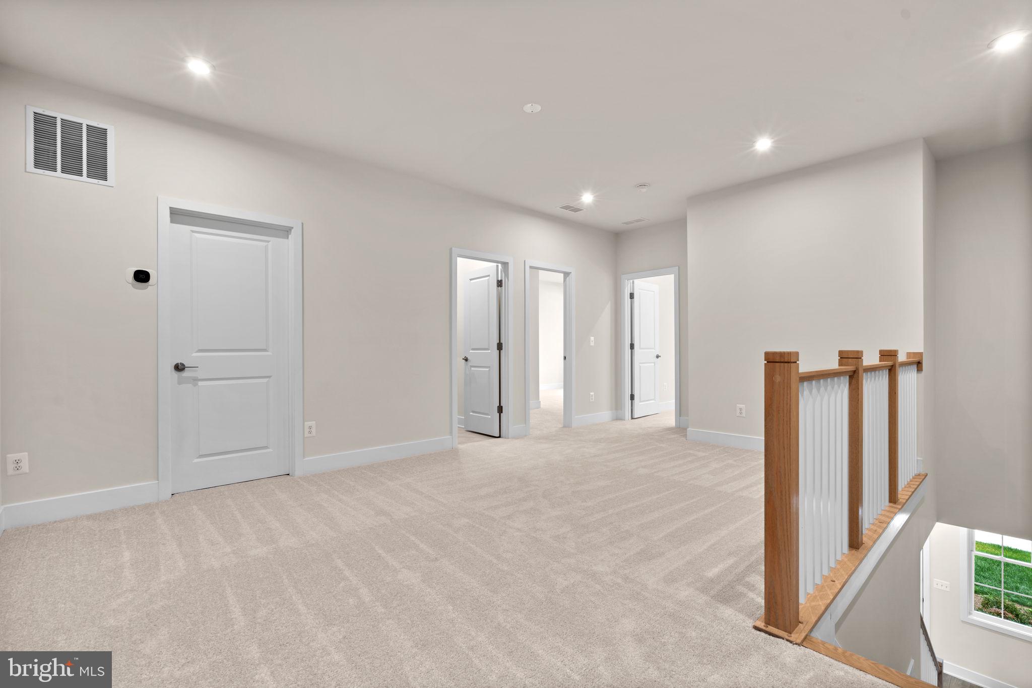 HIATT POINTE AT SNOWDEN BRIDGE - Residential