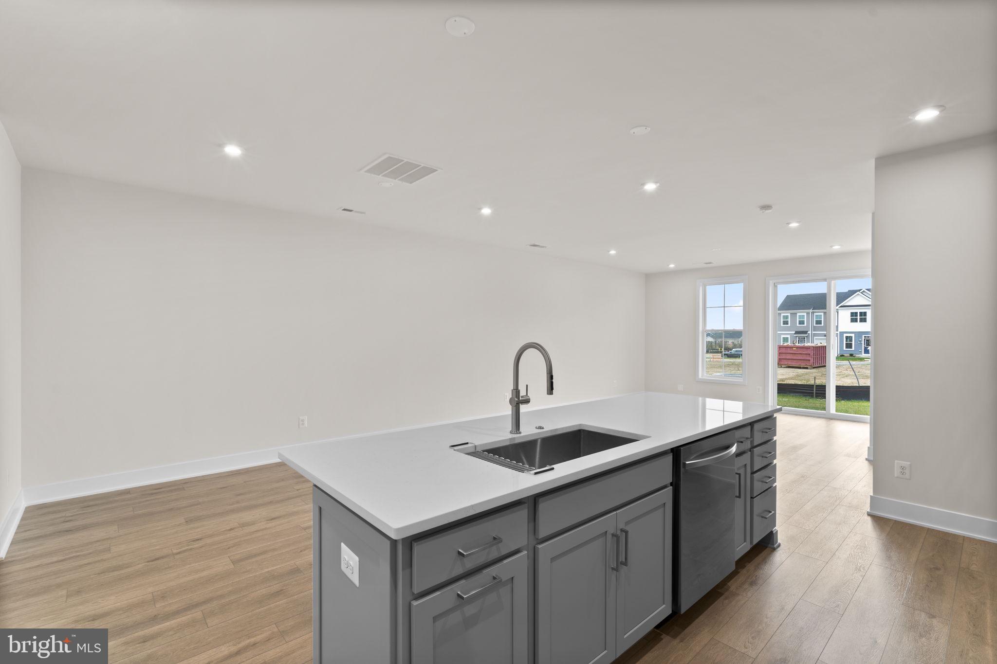 HIATT POINTE AT SNOWDEN BRIDGE - Residential