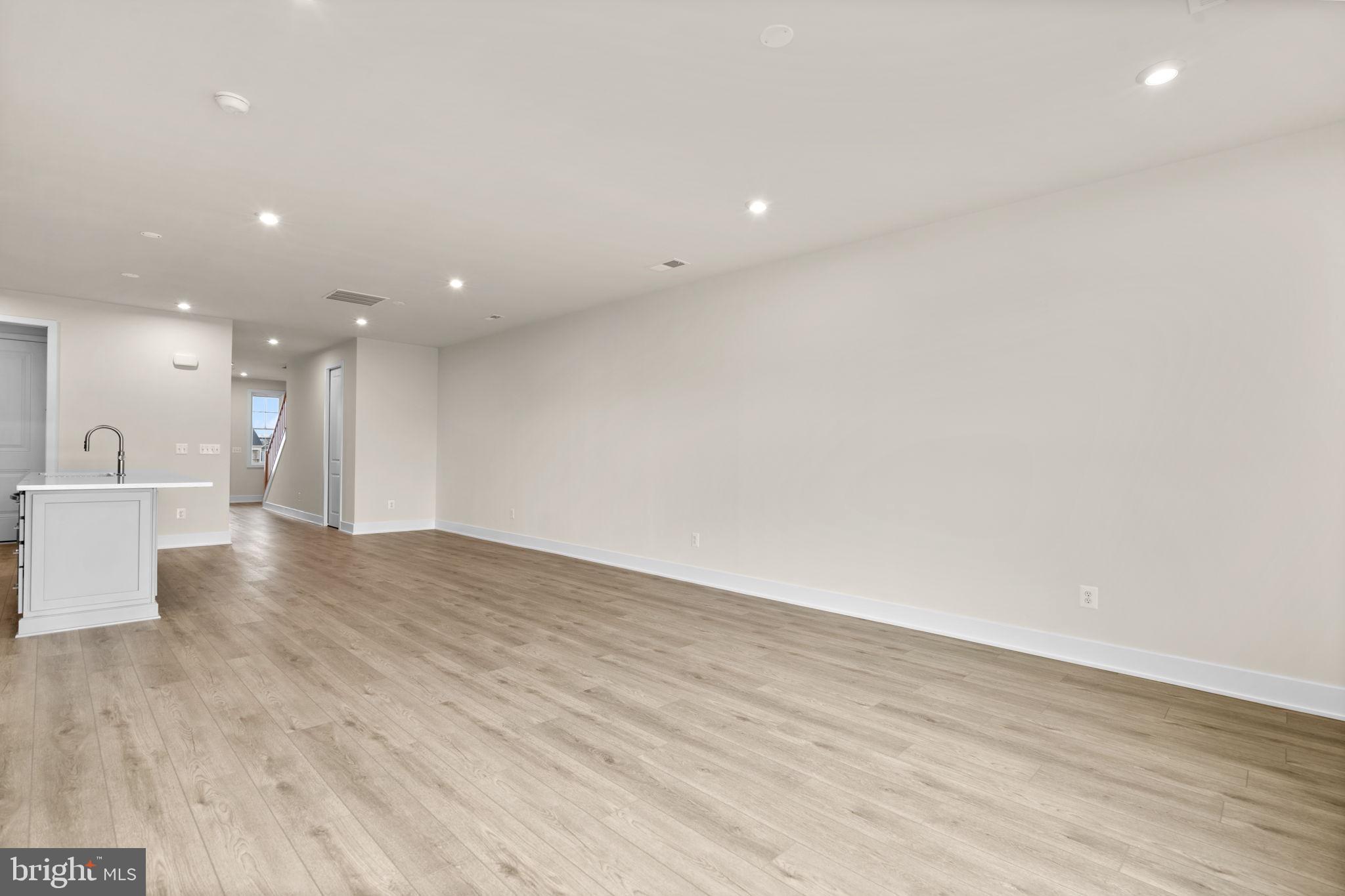 HIATT POINTE AT SNOWDEN BRIDGE - Residential