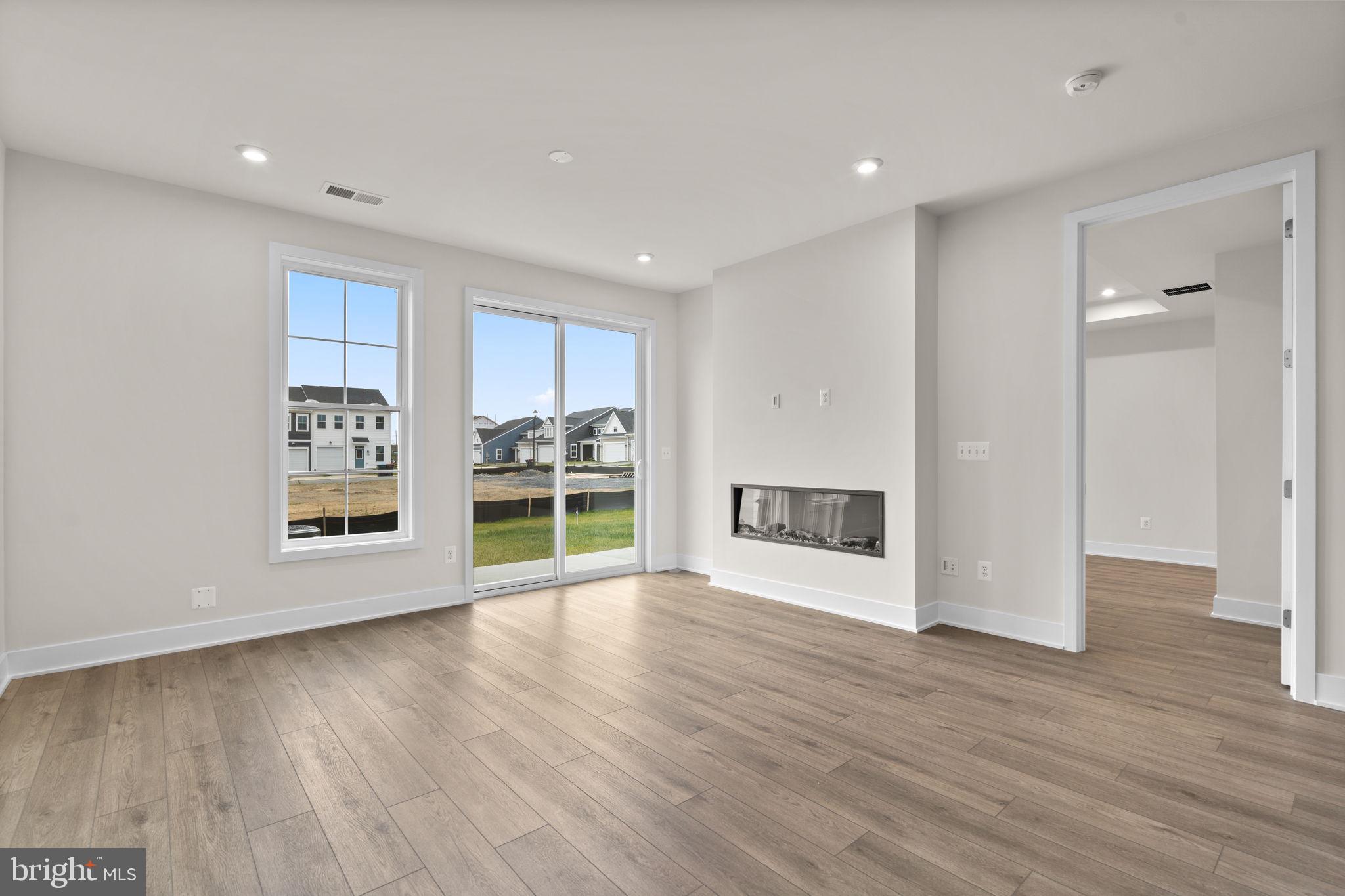 HIATT POINTE AT SNOWDEN BRIDGE - Residential