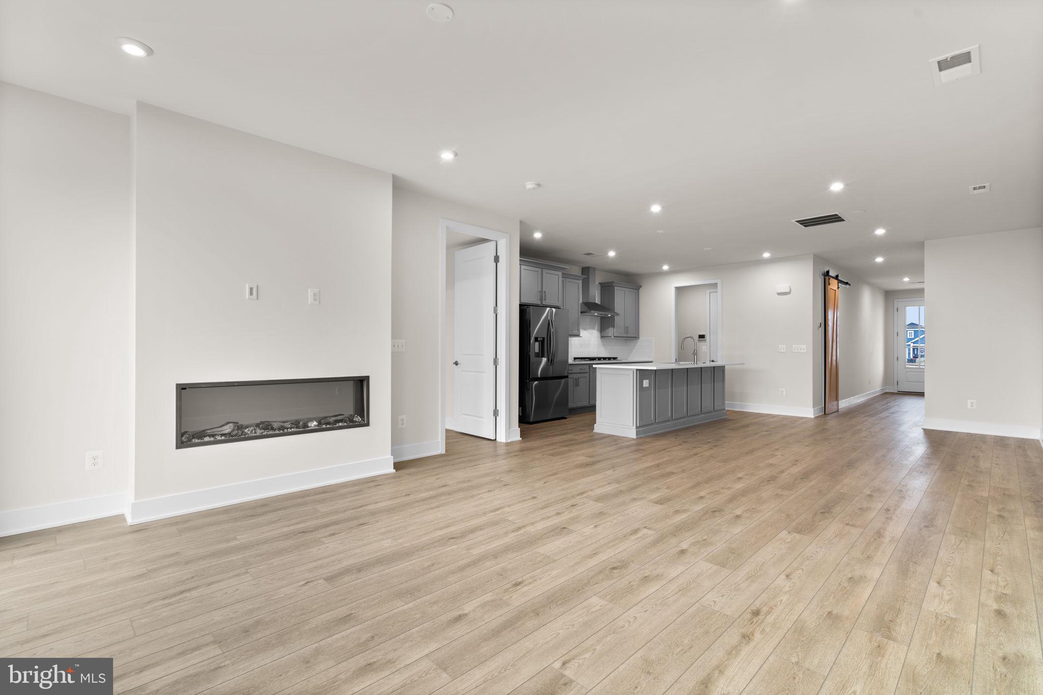 HIATT POINTE AT SNOWDEN BRIDGE - Residential