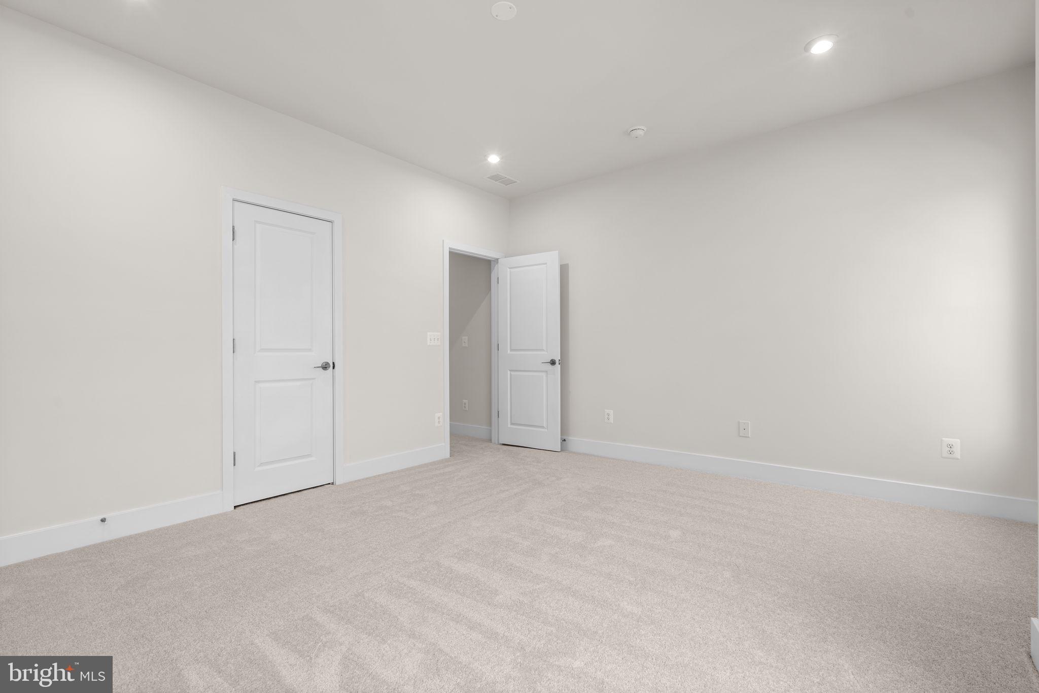 HIATT POINTE AT SNOWDEN BRIDGE - Residential