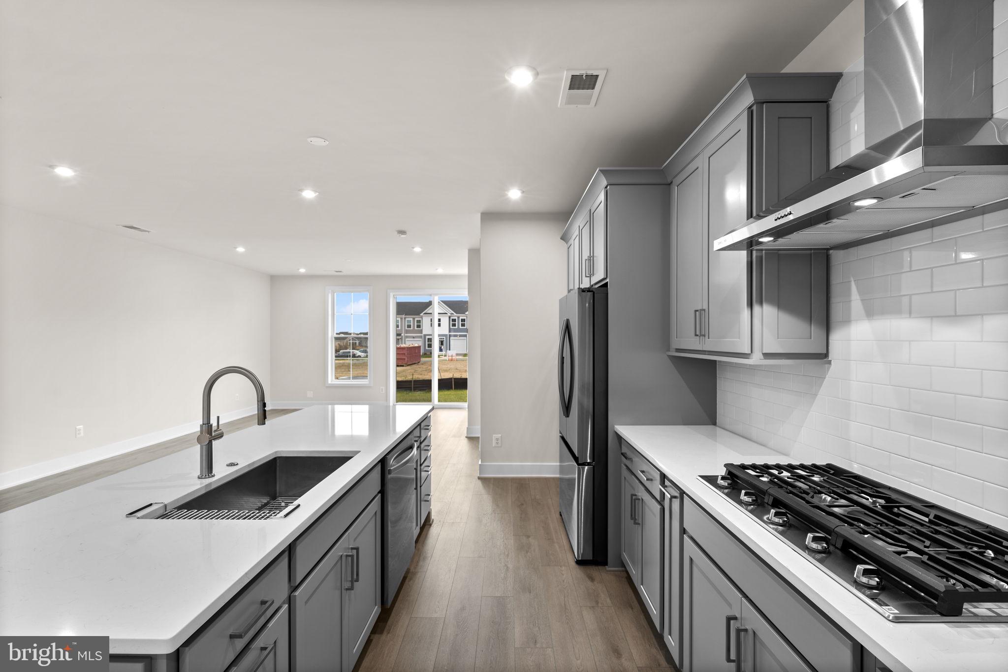 HIATT POINTE AT SNOWDEN BRIDGE - Residential