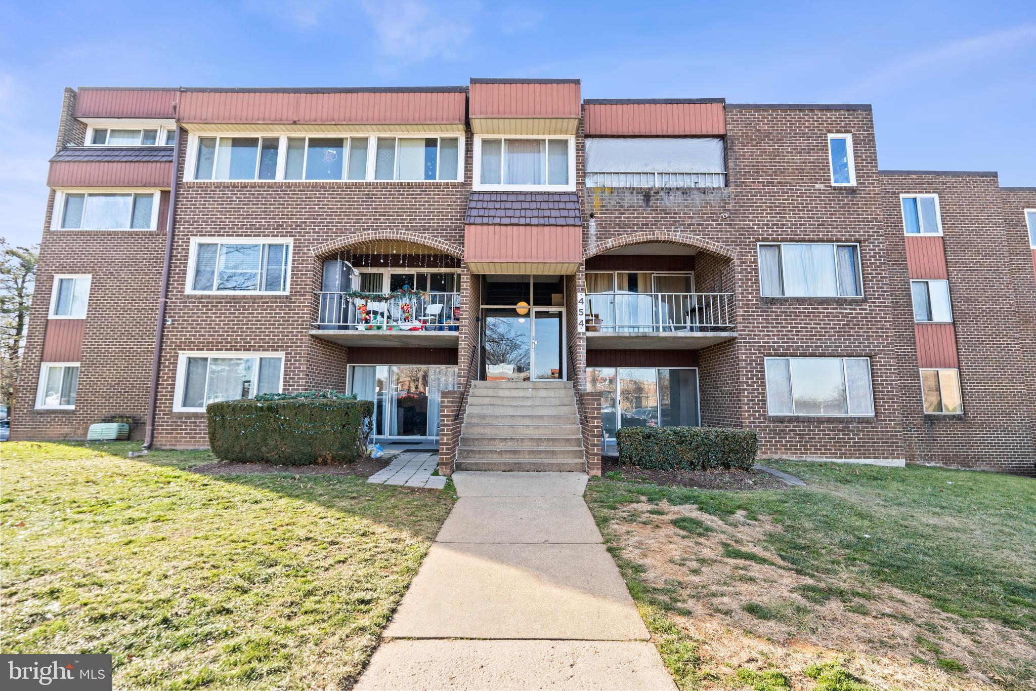 VILLA RIDGE CONDOMINIUM - Residential