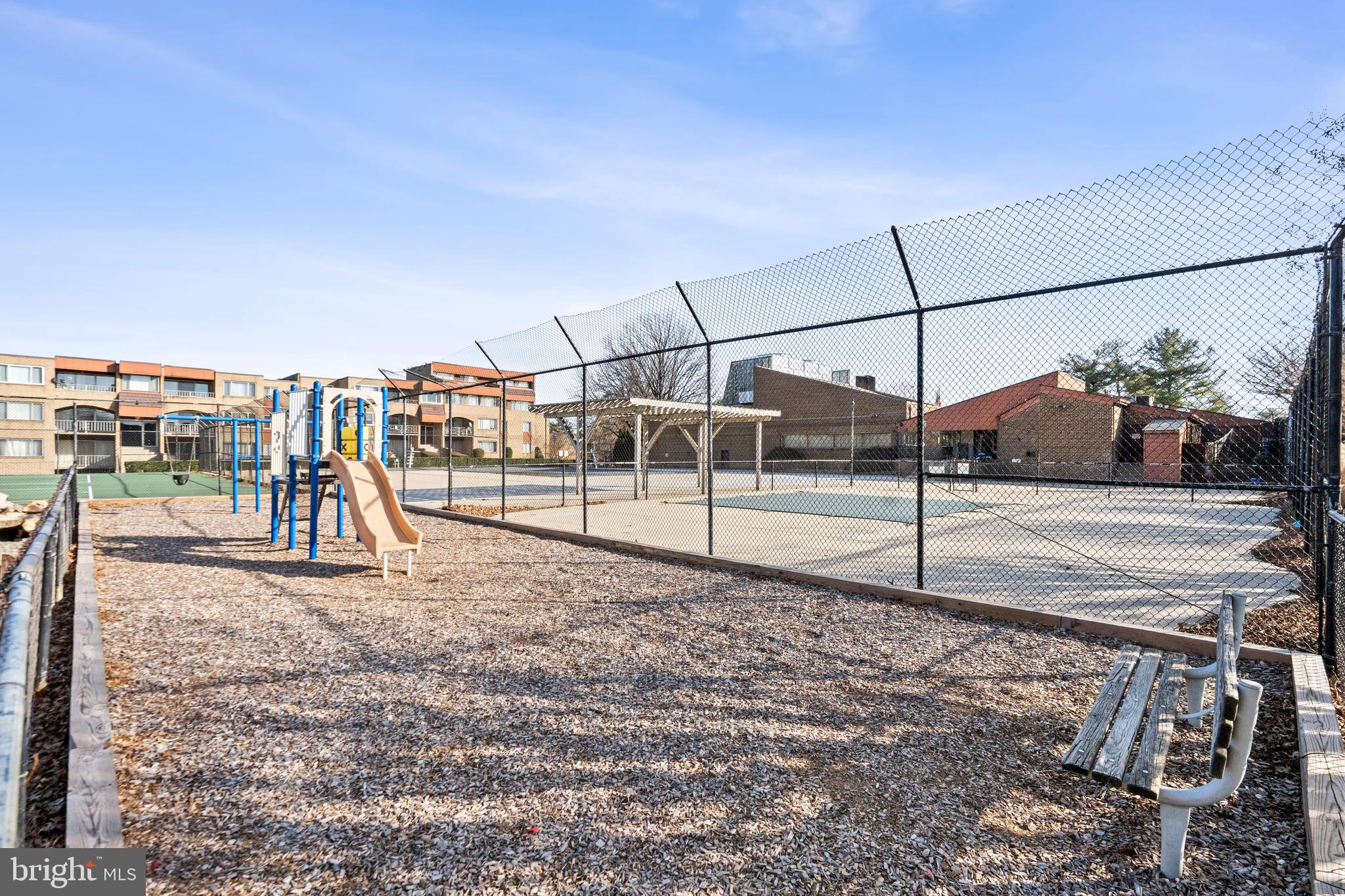 VILLA RIDGE CONDOMINIUM - Residential