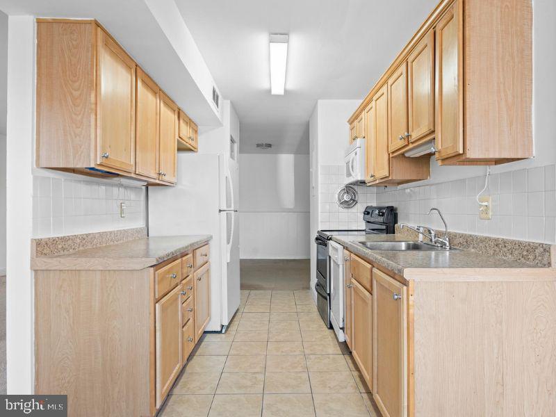 VILLA RIDGE CONDOMINIUM - Residential