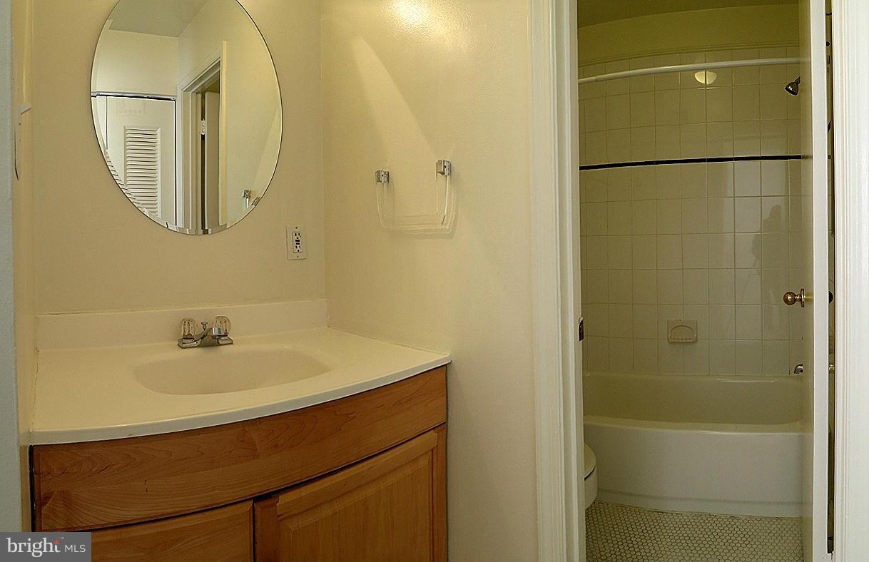 EVERGREEN HEIGHTS - Residential Lease