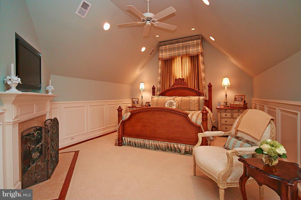 THE RESERVE - Residential