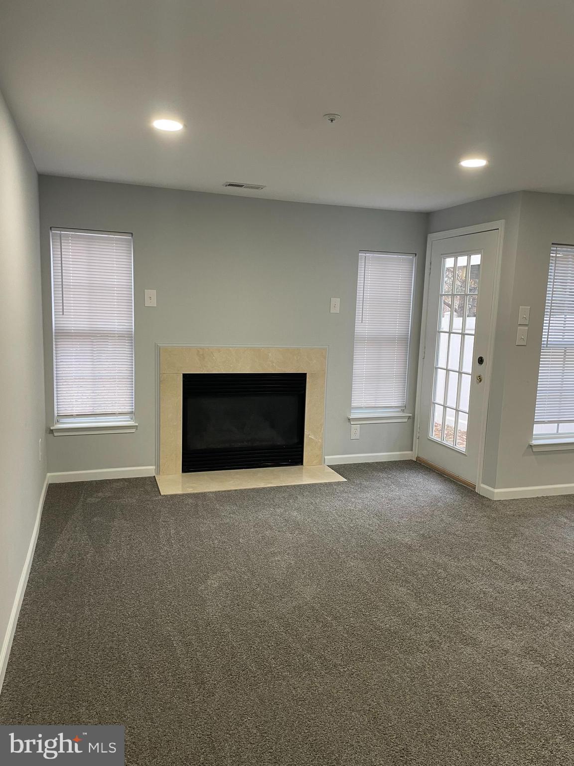 THE VILLAGES OF LYONSFIELD RUN - Residential