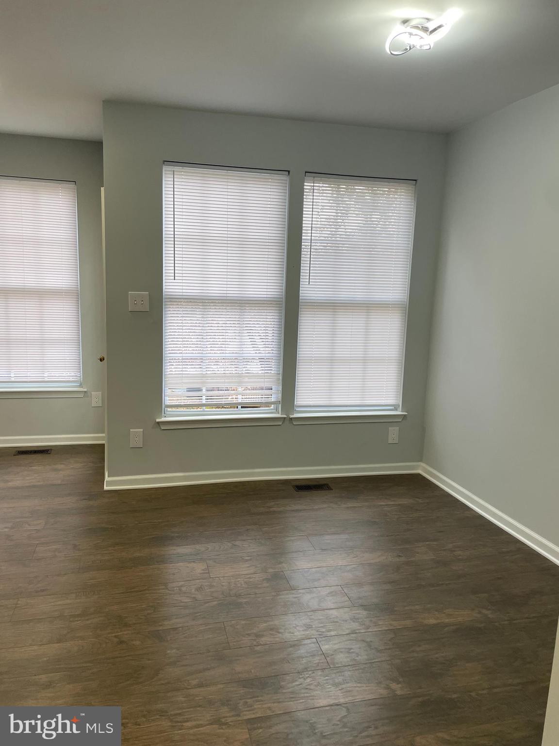 THE VILLAGES OF LYONSFIELD RUN - Residential