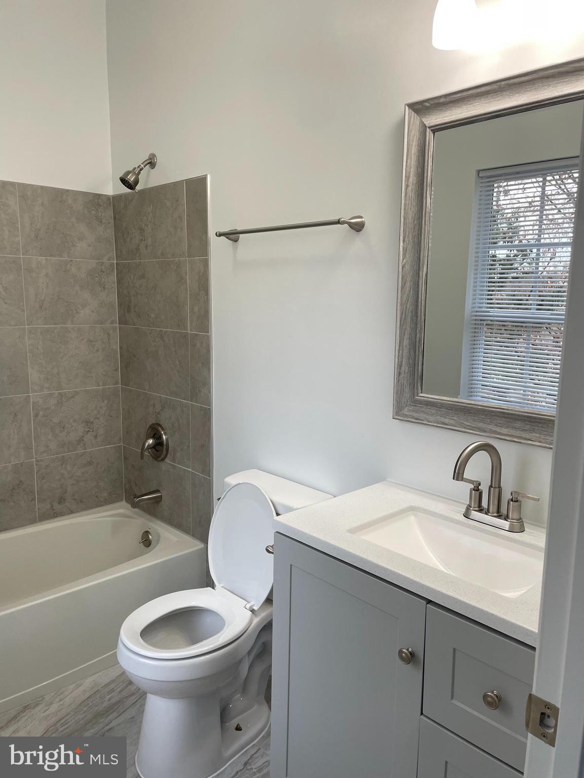 THE VILLAGES OF LYONSFIELD RUN - Residential