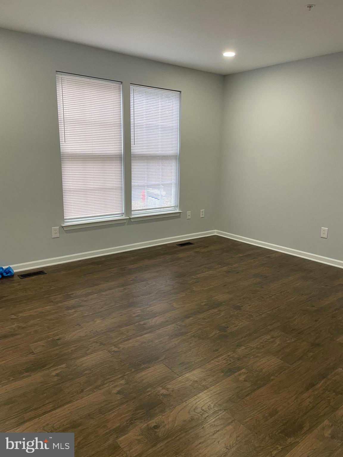 THE VILLAGES OF LYONSFIELD RUN - Residential