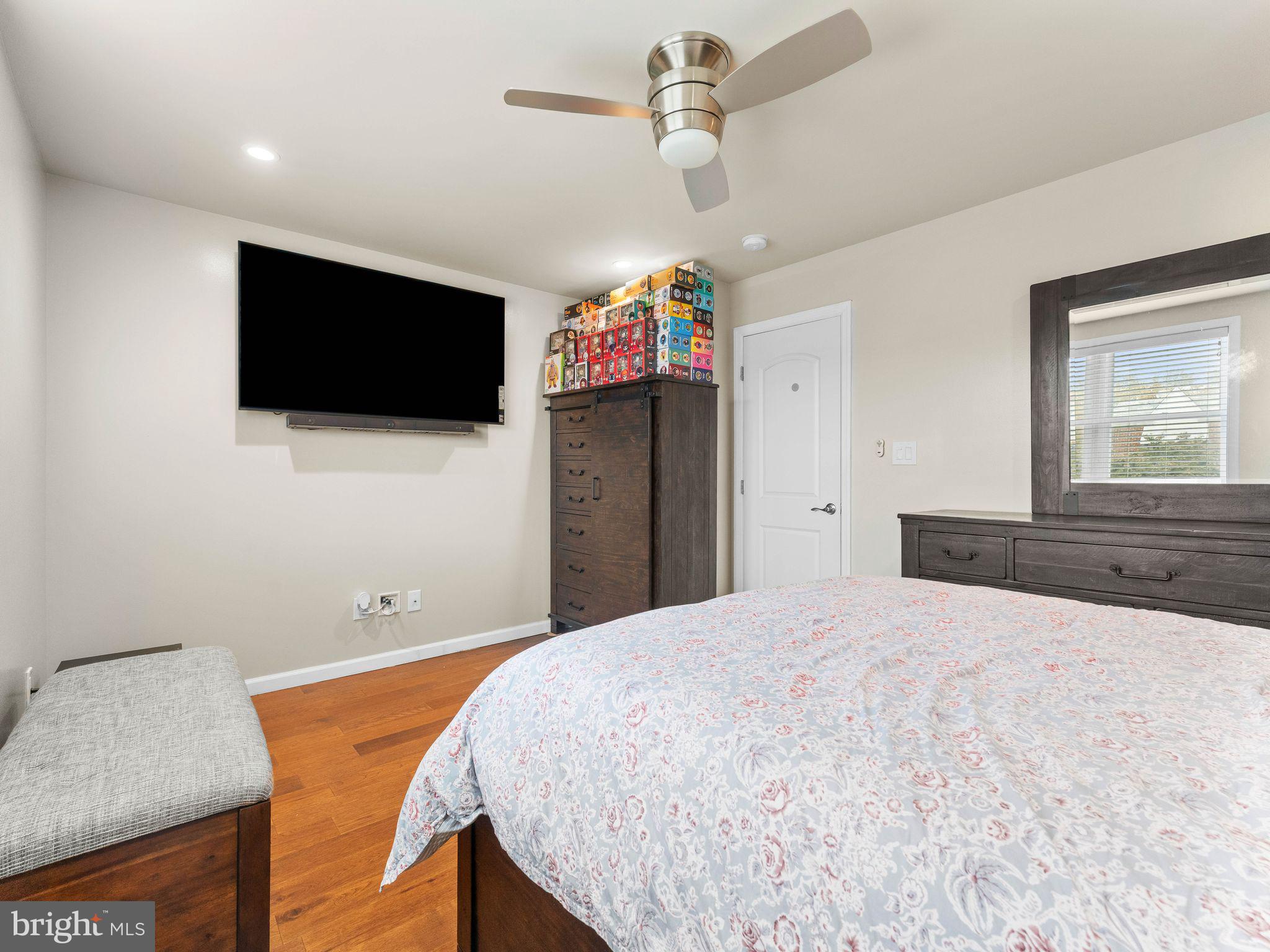 LAWNDALE - Residential