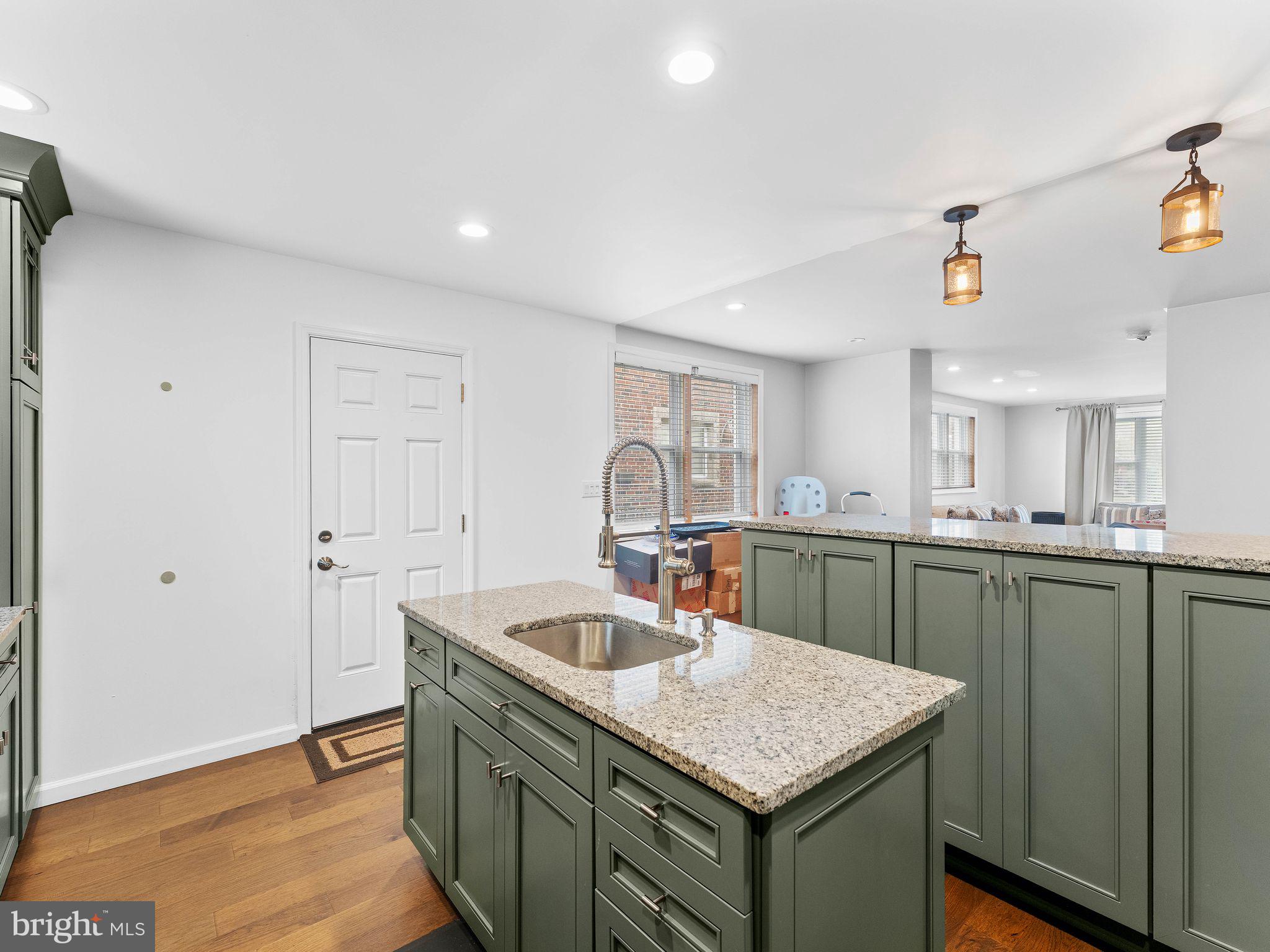 LAWNDALE - Residential