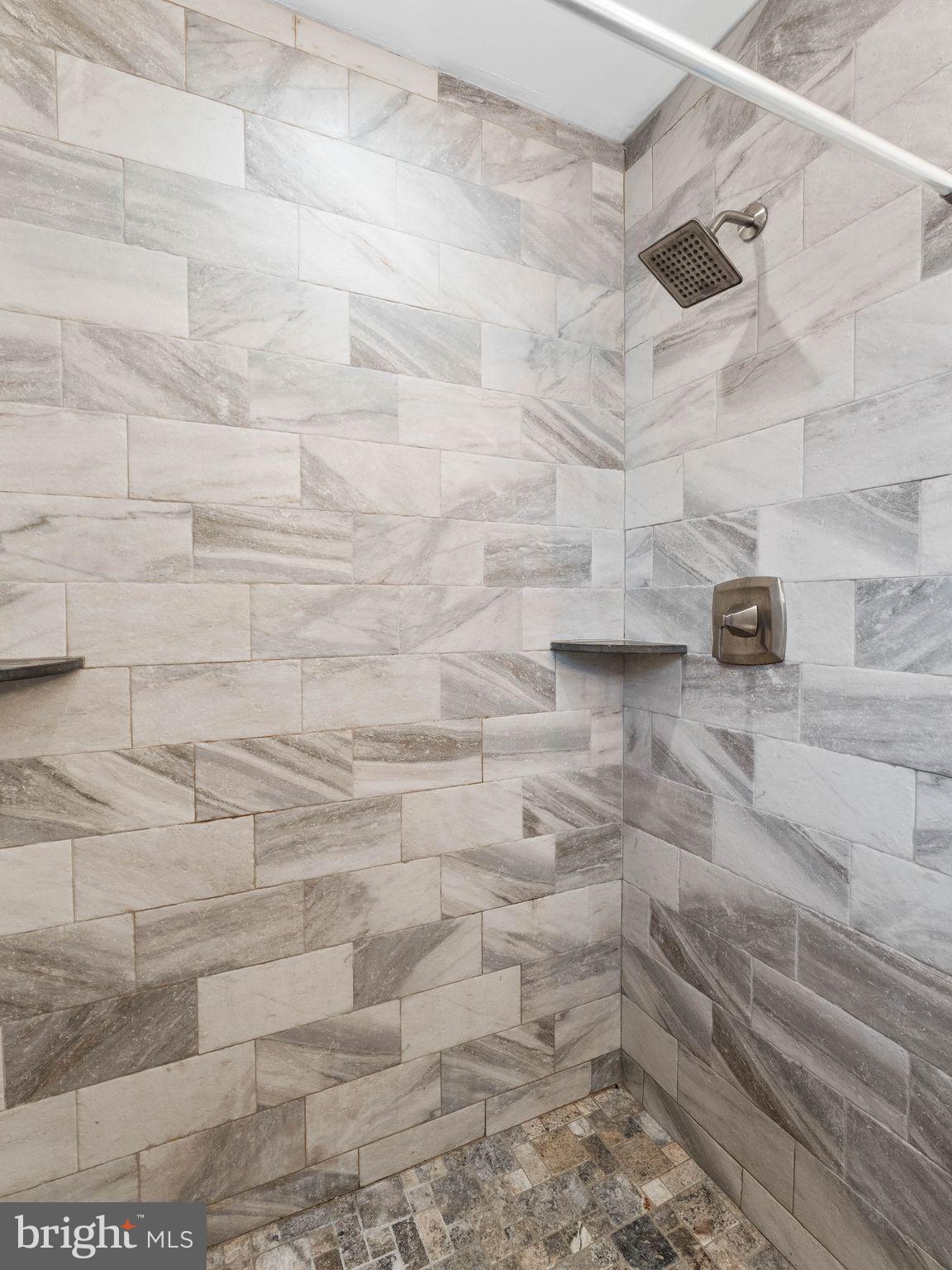 LAWNDALE - Residential