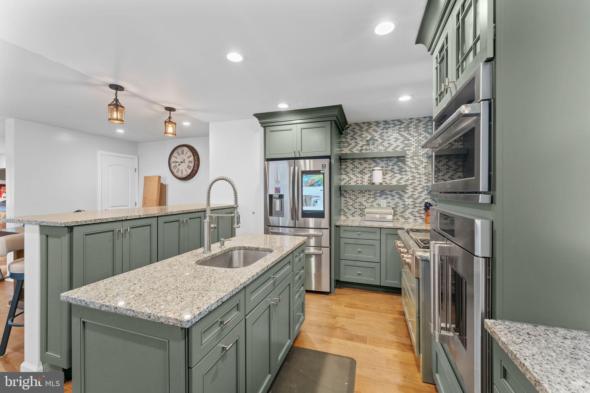 LAWNDALE - Residential