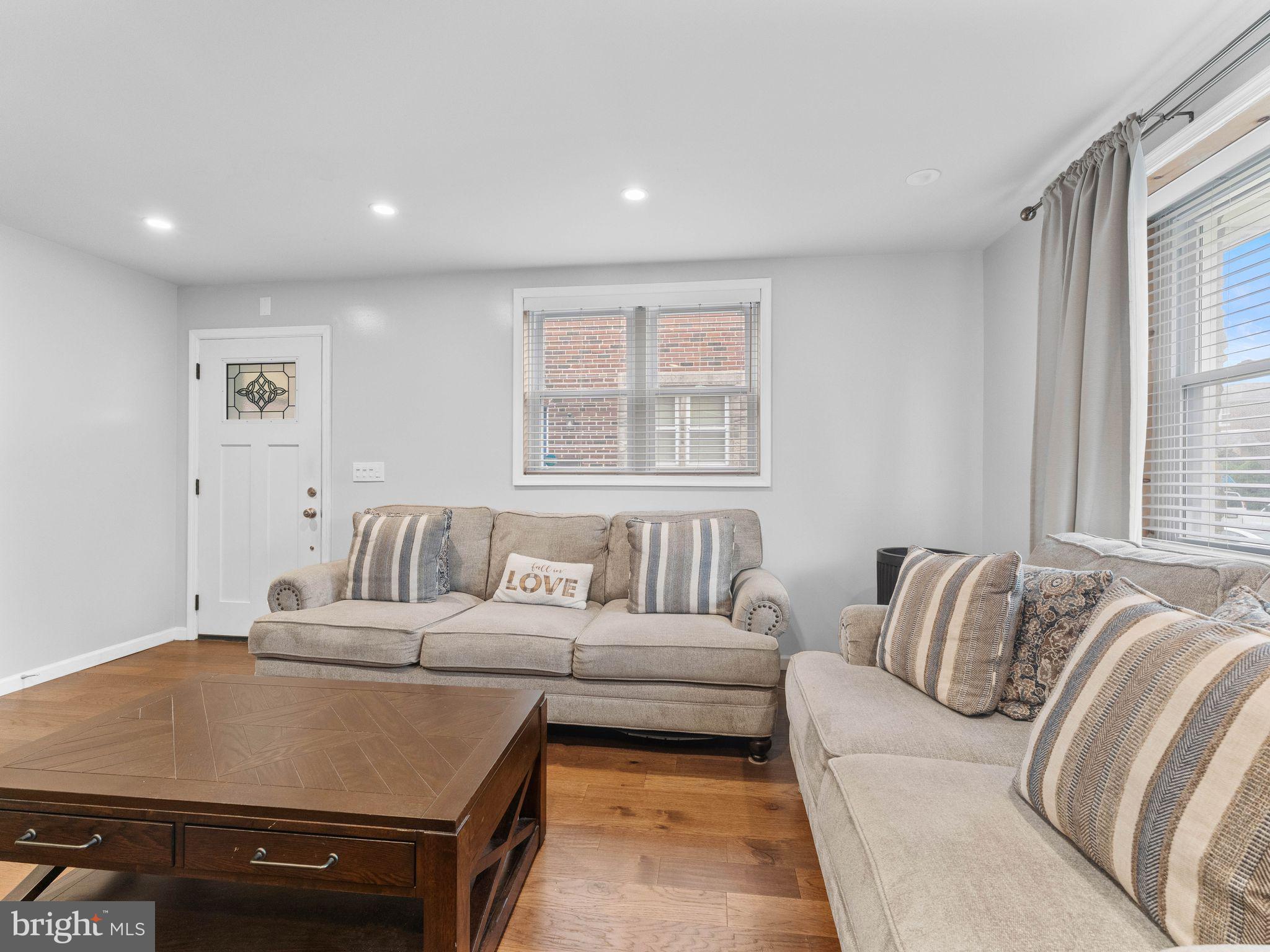 LAWNDALE - Residential