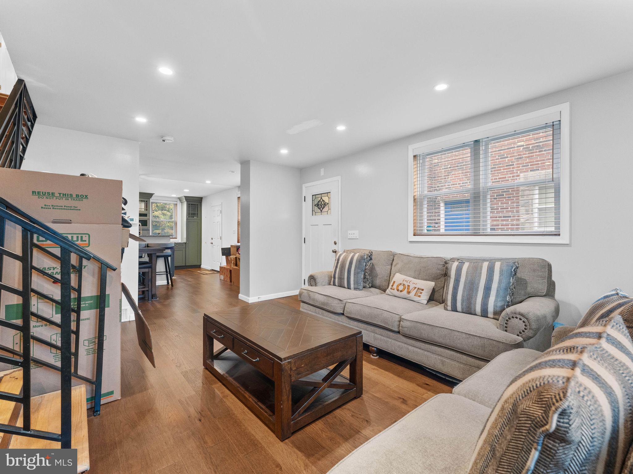 LAWNDALE - Residential