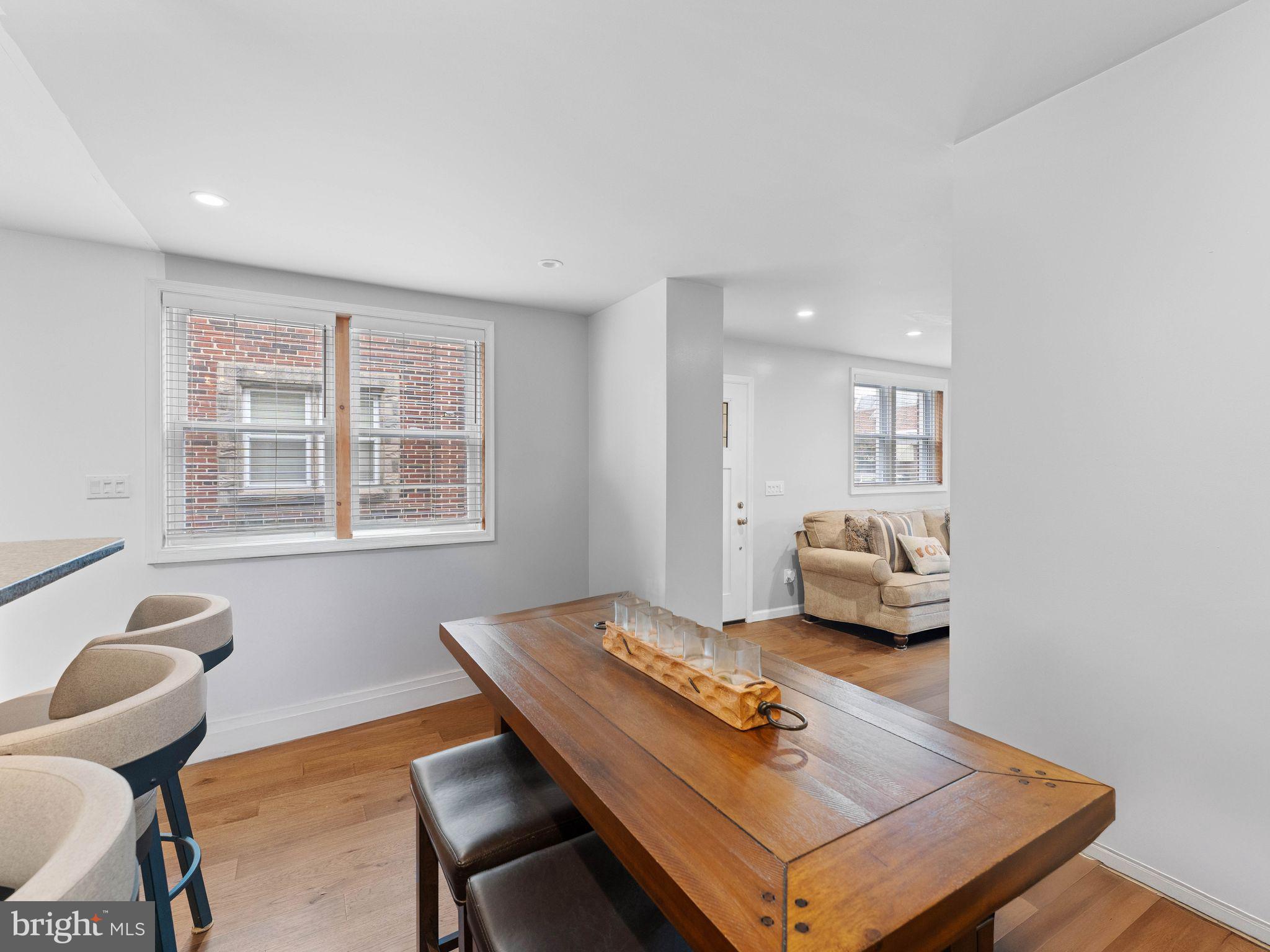 LAWNDALE - Residential