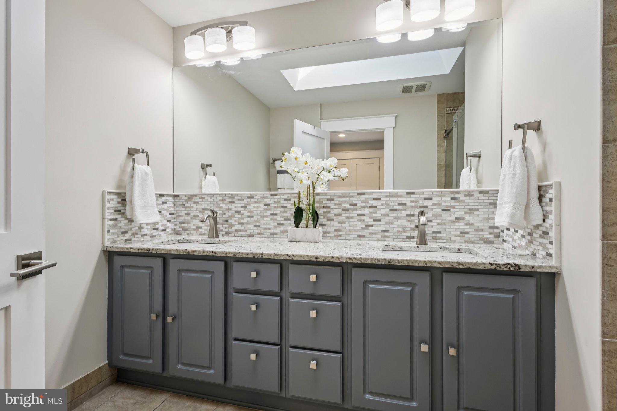 HALLOWING POINT RIVER ESTATES - Residential