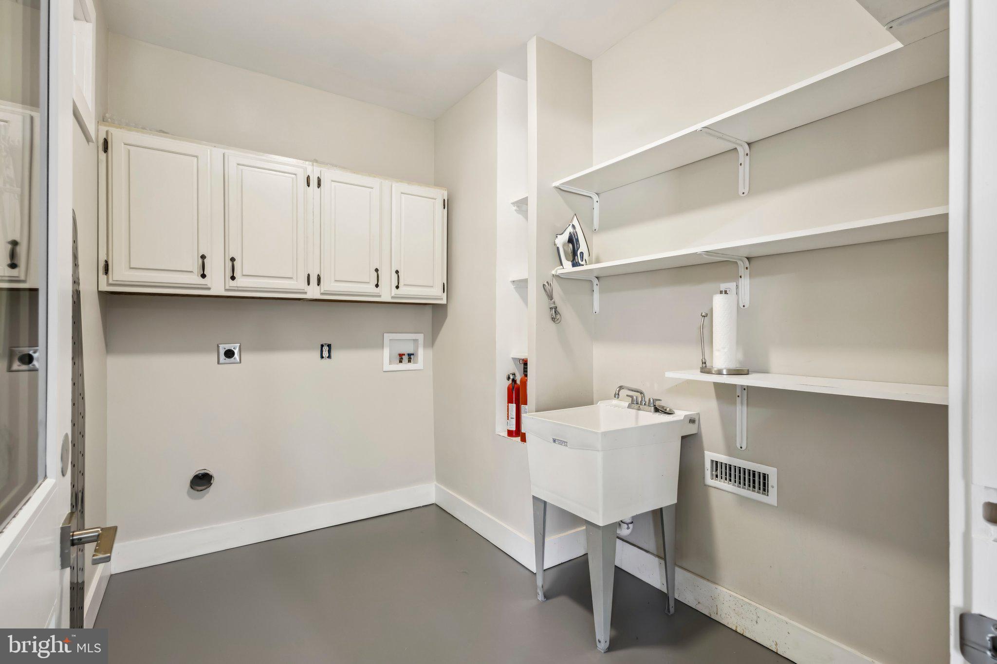 HALLOWING POINT RIVER ESTATES - Residential