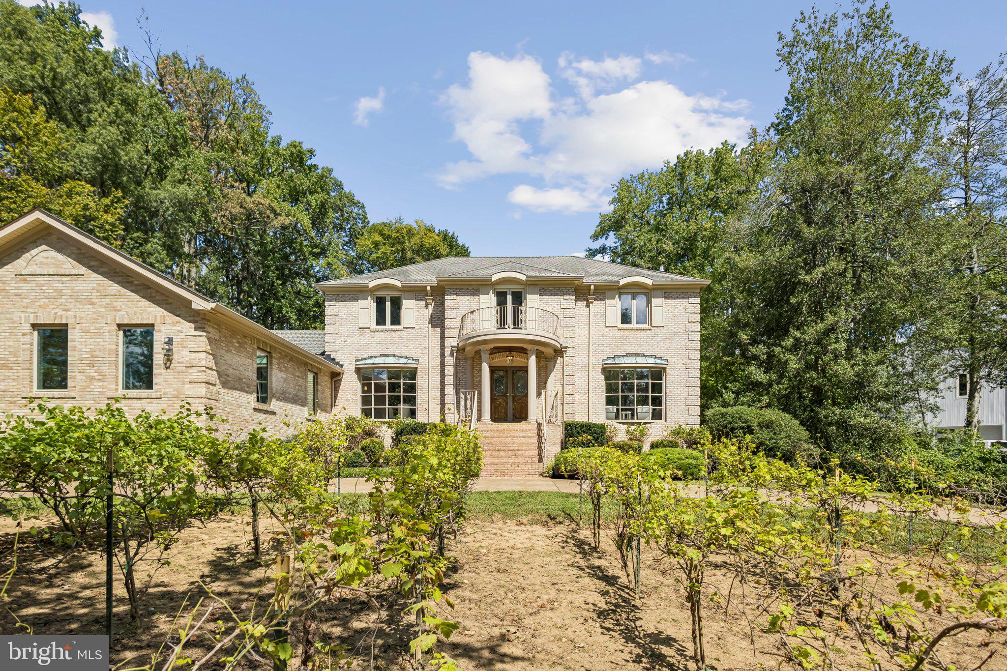 HALLOWING POINT RIVER ESTATES - Residential