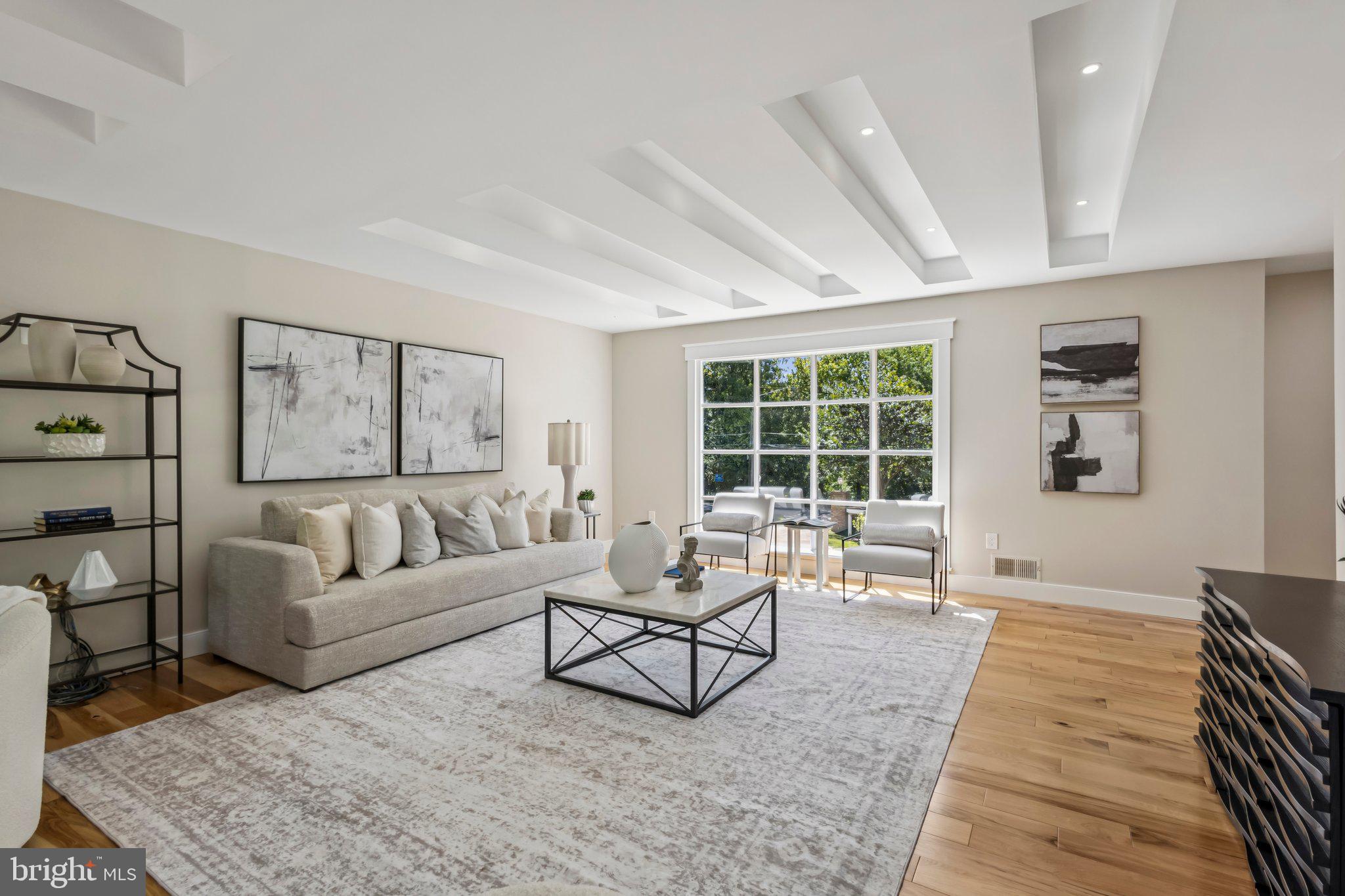 HALLOWING POINT RIVER ESTATES - Residential