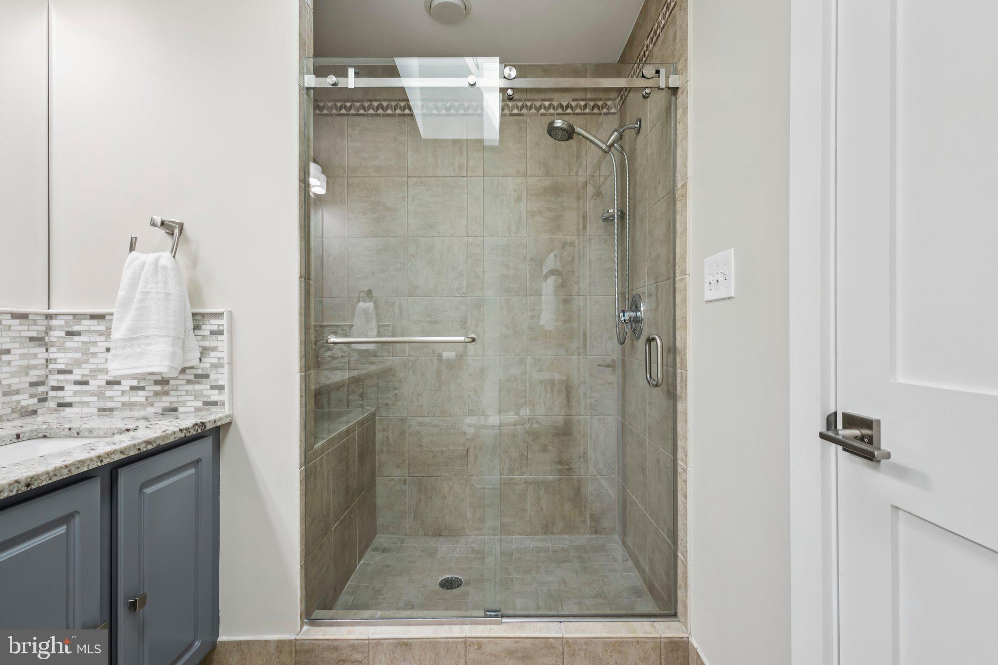 HALLOWING POINT RIVER ESTATES - Residential