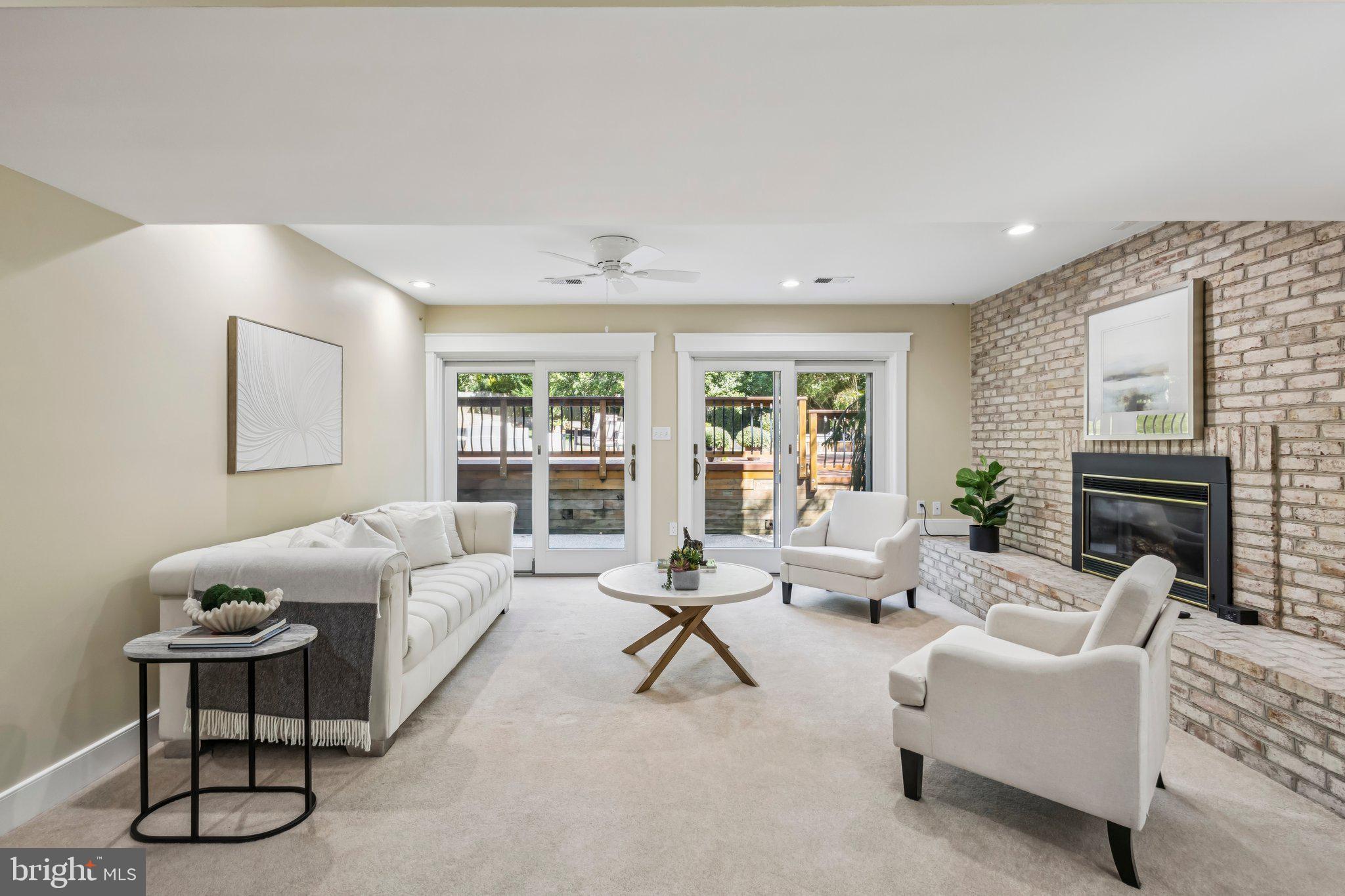 HALLOWING POINT RIVER ESTATES - Residential