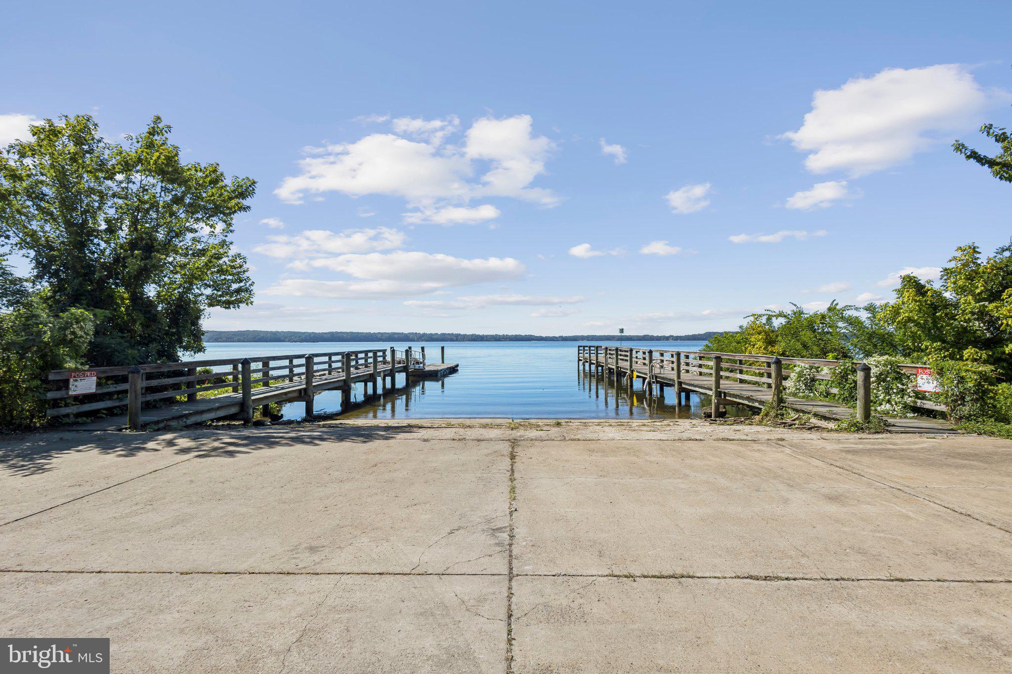 HALLOWING POINT RIVER ESTATES - Residential