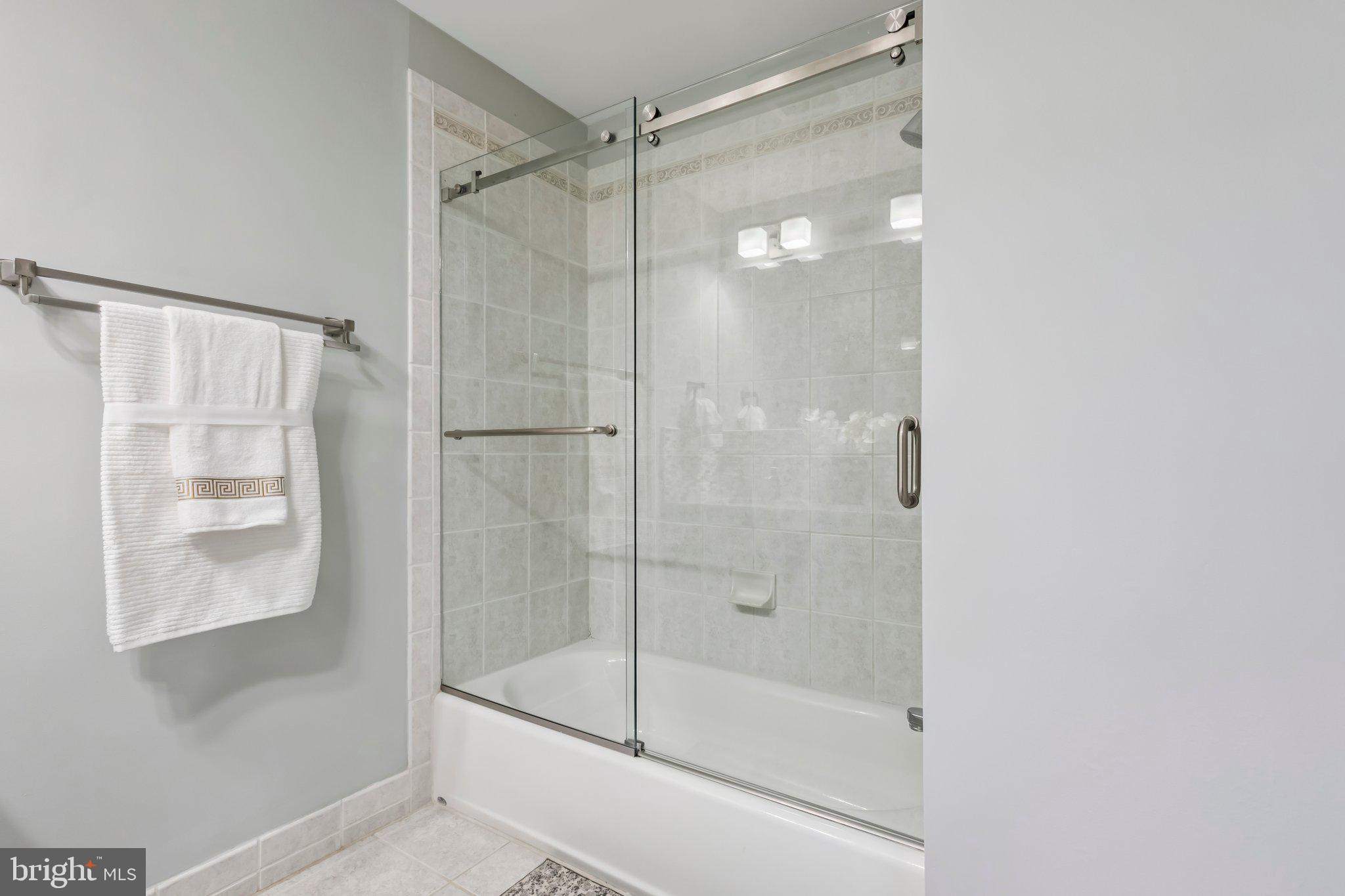 HALLOWING POINT RIVER ESTATES - Residential