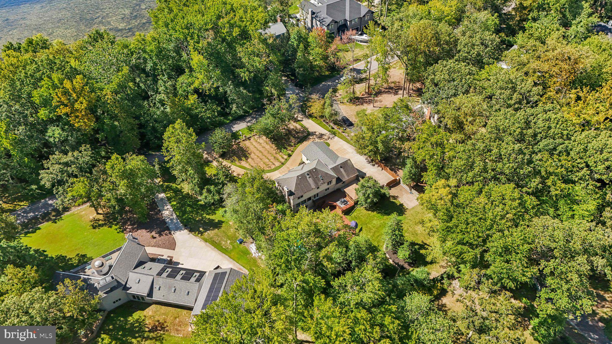 HALLOWING POINT RIVER ESTATES - Residential