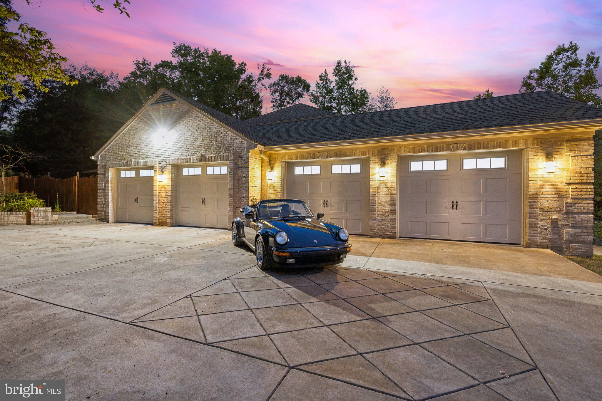 HALLOWING POINT RIVER ESTATES - Residential