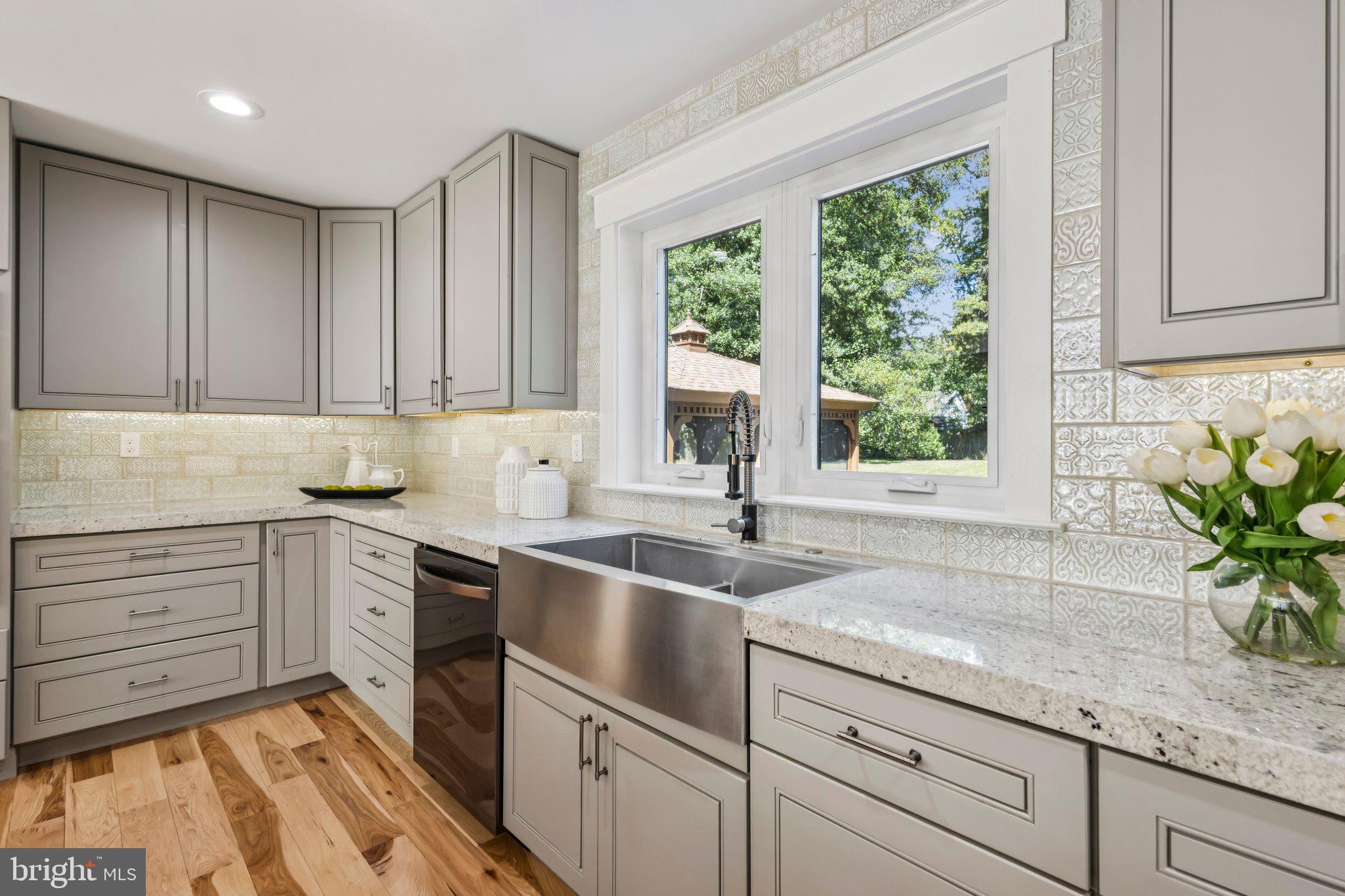 HALLOWING POINT RIVER ESTATES - Residential