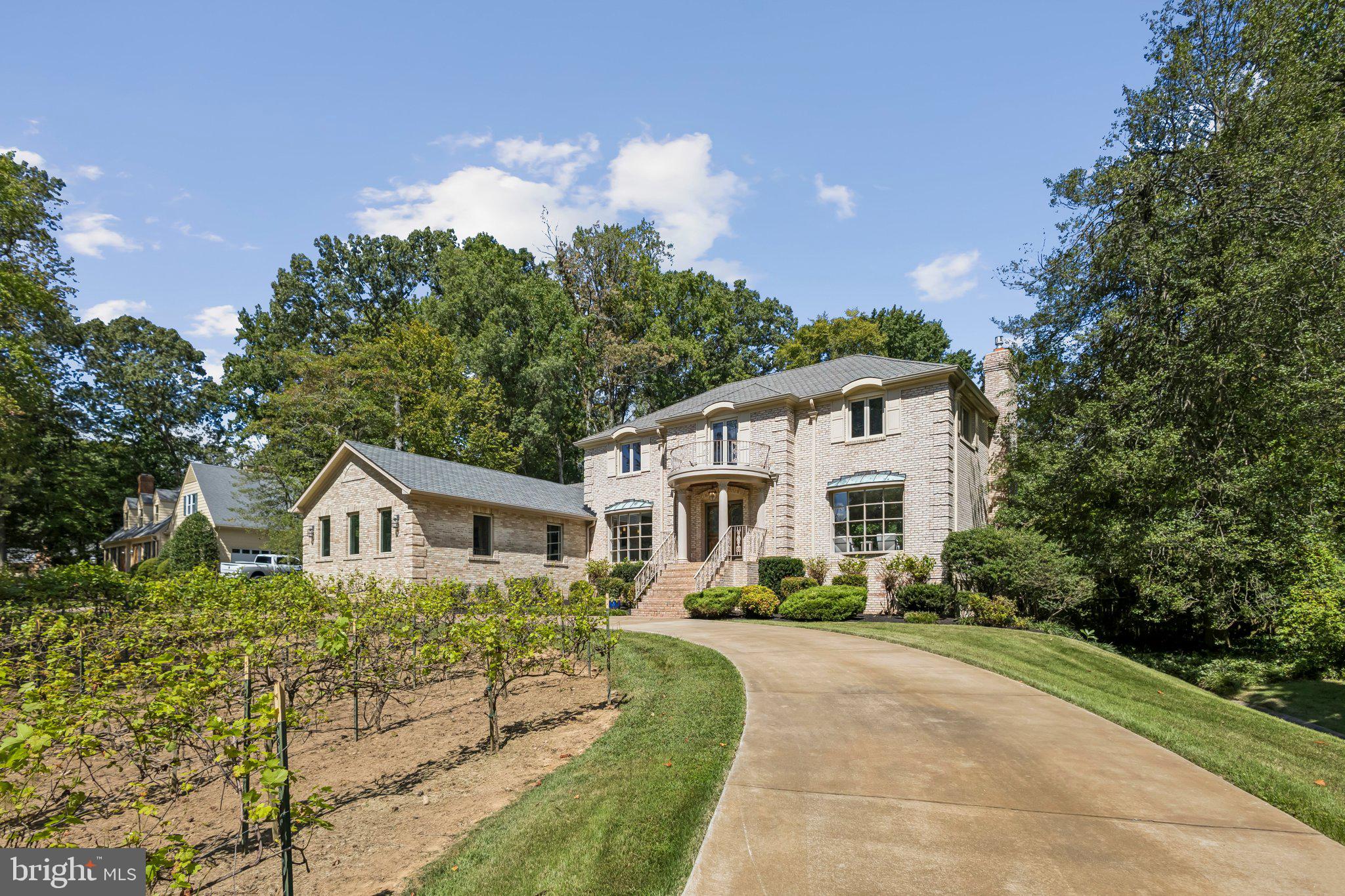 HALLOWING POINT RIVER ESTATES - Residential